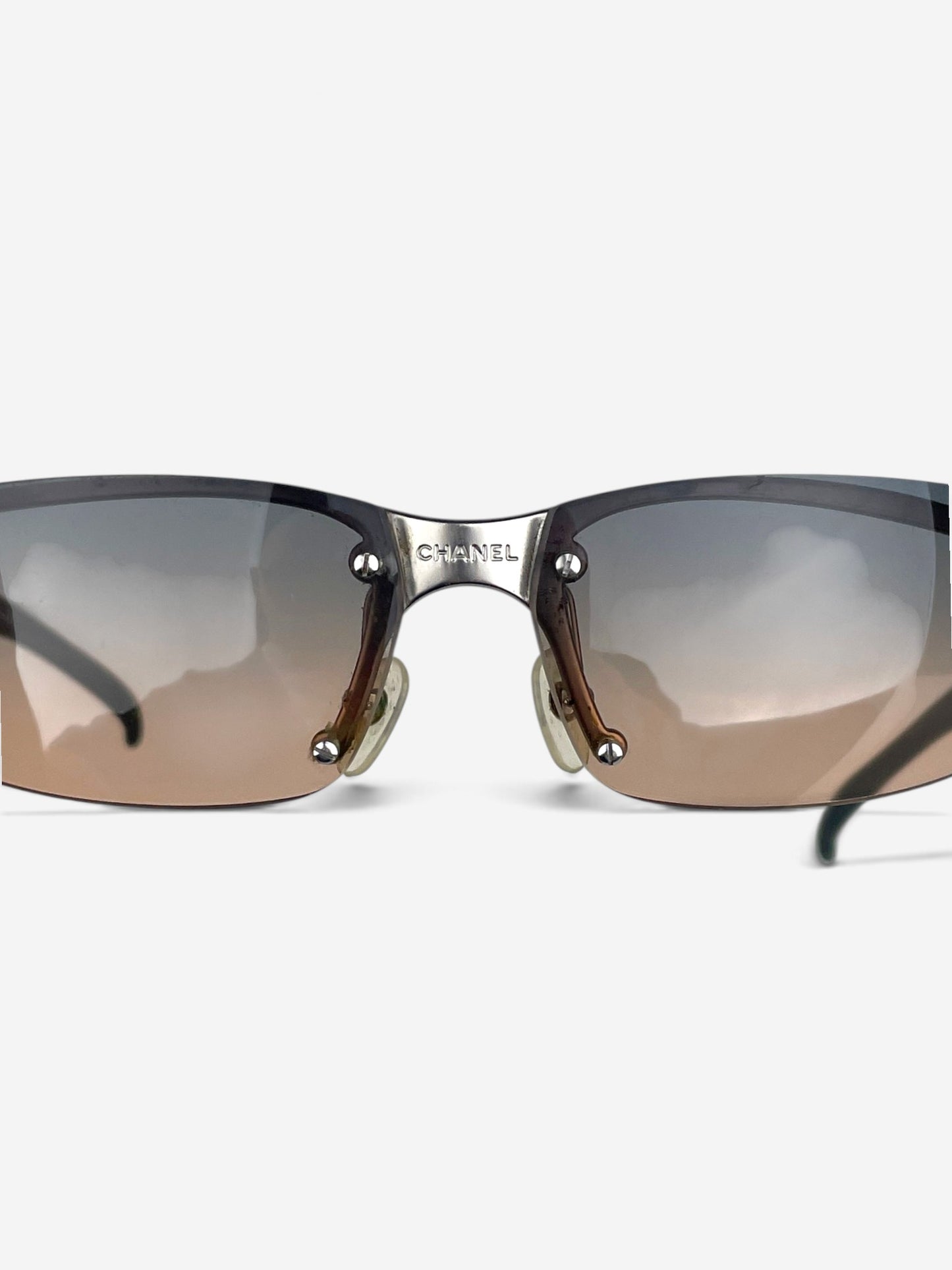 Chanel by Karl Lagerfeld 2010s '4008' Rimless Sports Sunglasses – lens and bridge detail