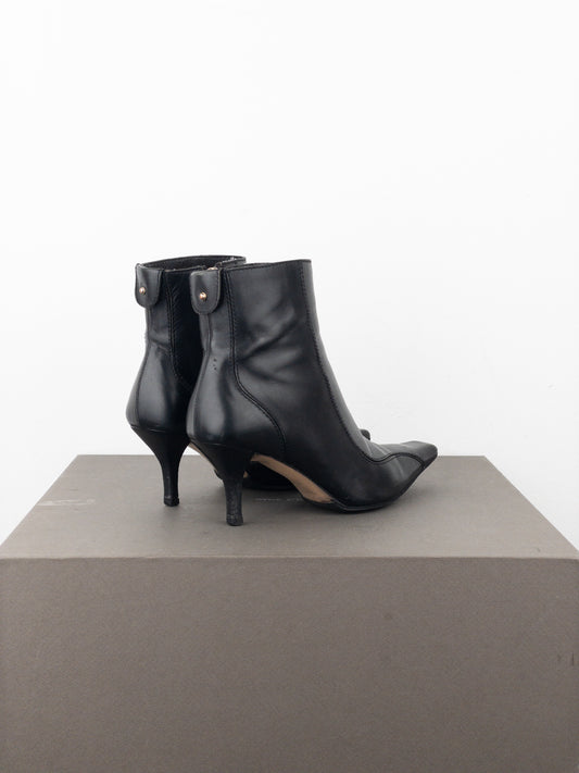 Gucci by Tom Ford 2000s Square Toe Kitten Heel Ankle Boots