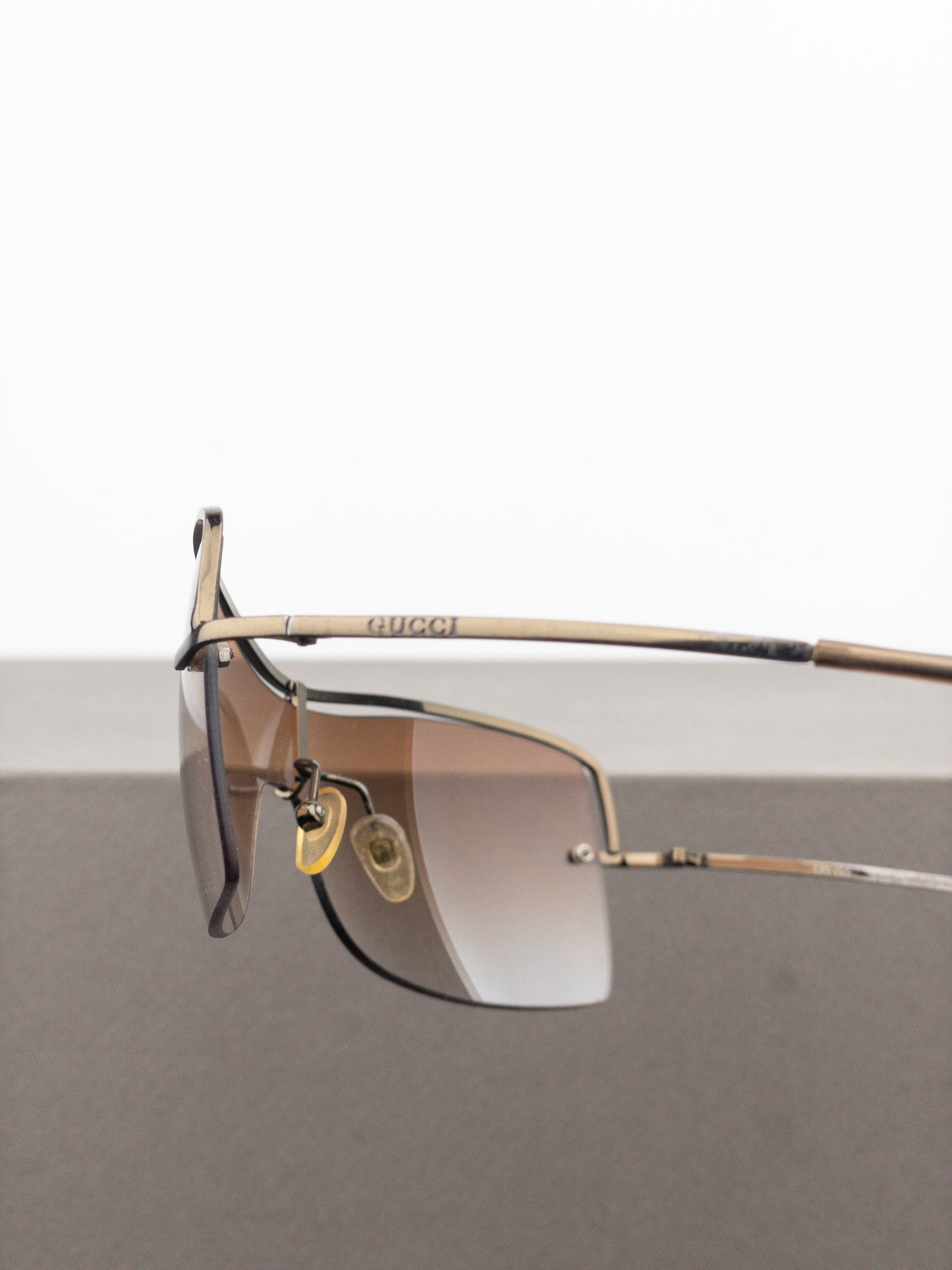 Gucci by Tom Ford 2000s GG2683/S Wrap Mask Shield Sunglasses