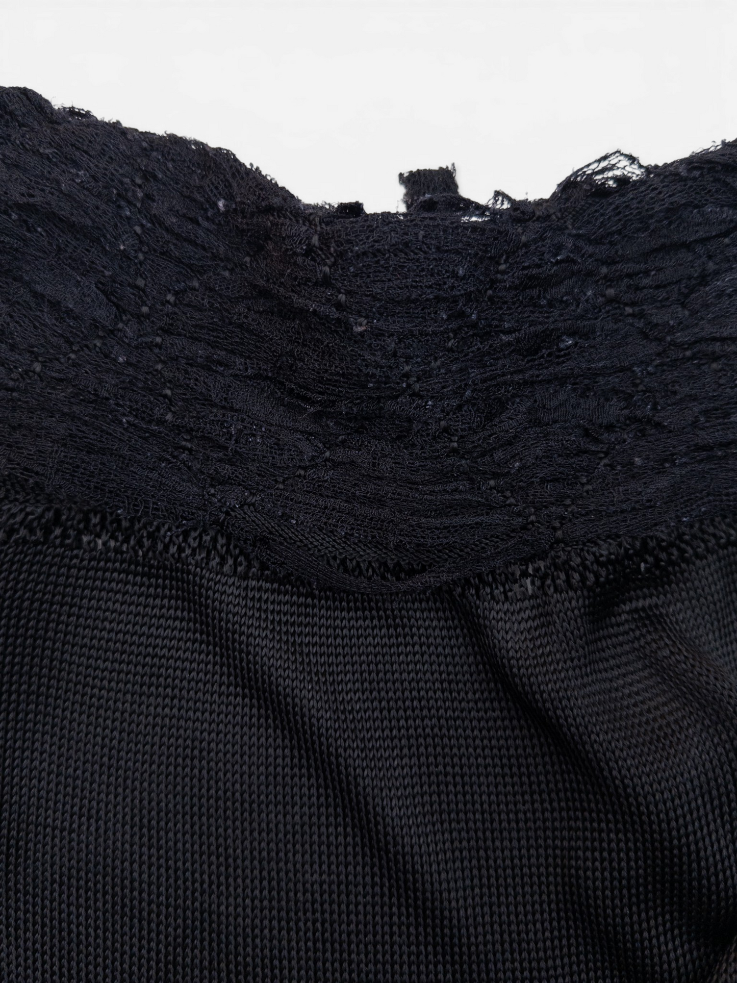 YSL Rive Gauche by Tom Ford 2000s Ruched Lace Knit Longsleeve Top – fabric detail