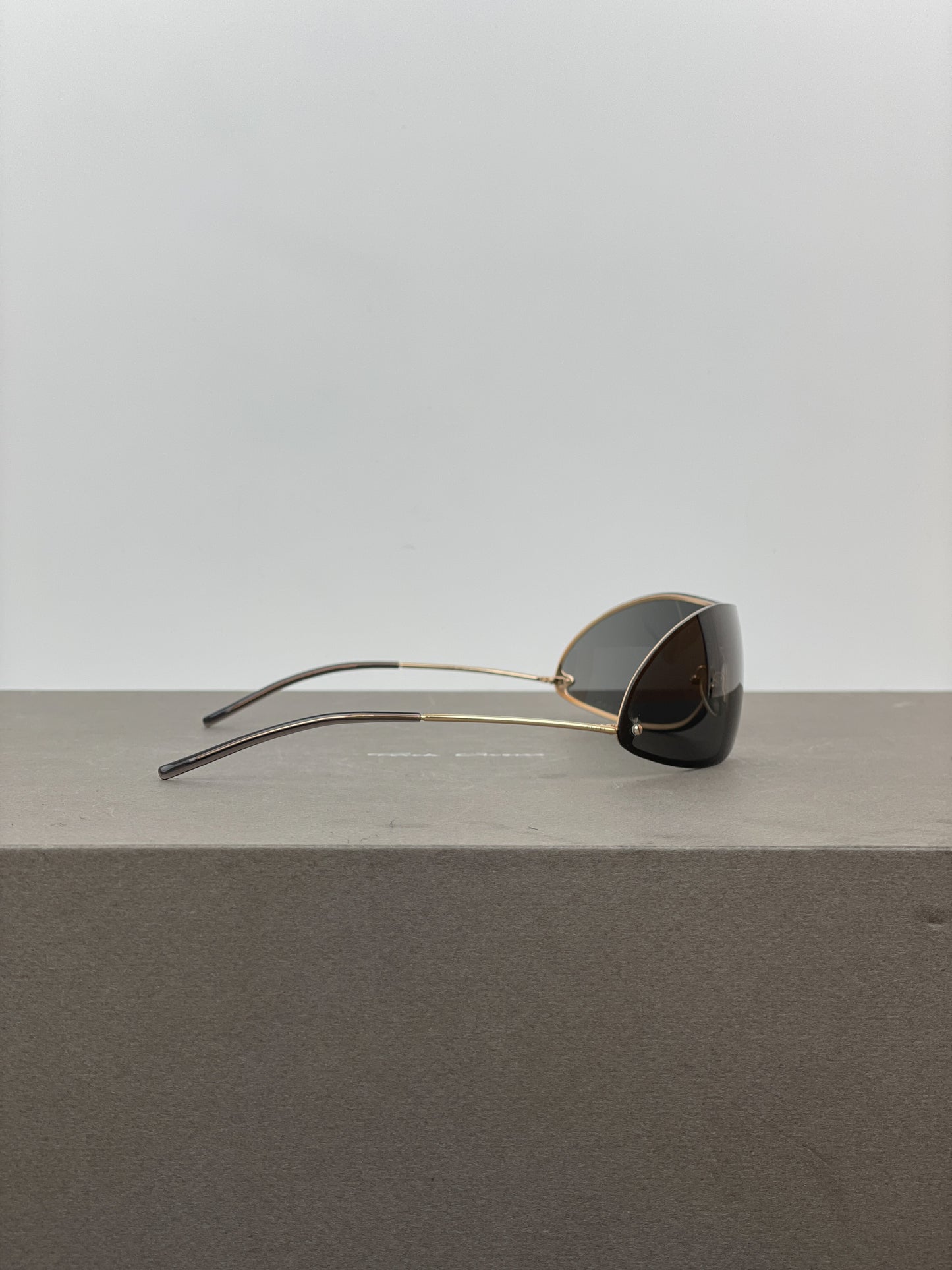 Gucci by Tom Ford SS01 GG1659 Wrap Shield Sunglasses