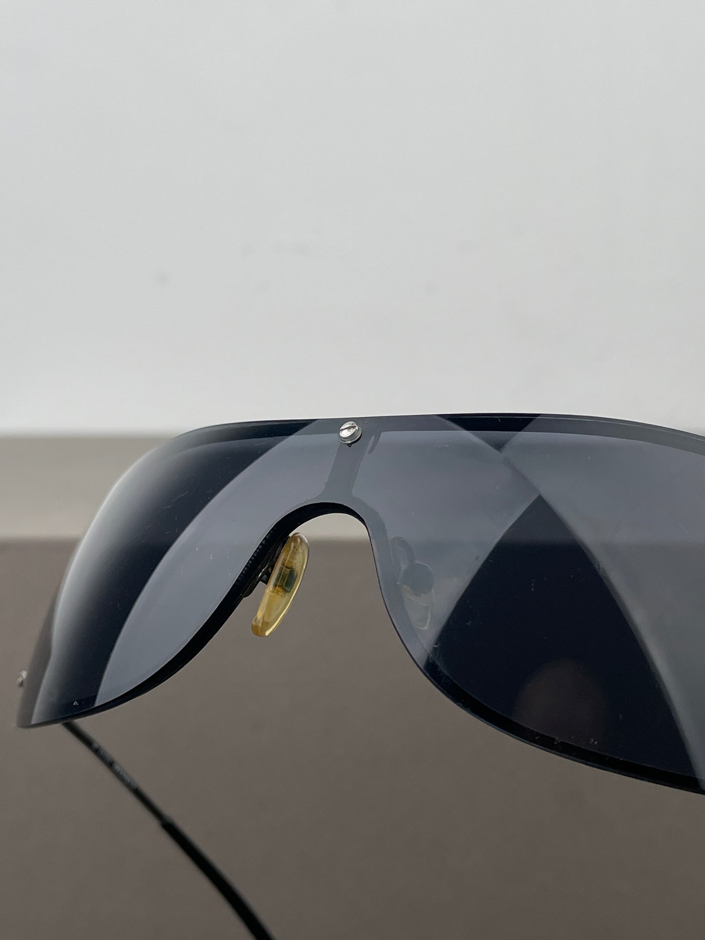 Gucci by Tom Ford SS01 GG1658 Wrap Shield Sunglasses