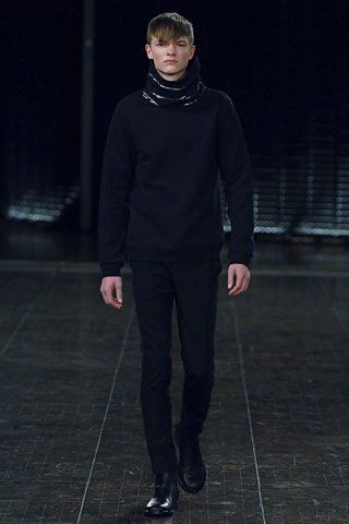 Raf Simons AW06 LA DEFENSE `Alien´ Accordion Turtleneck Sweatshirt