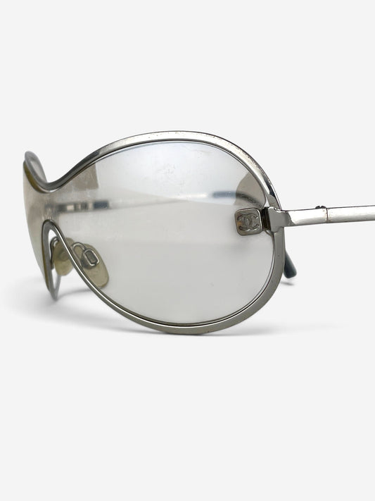 Chanel by Karl Lagerfeld 2000s '4030' Aviator Wrap Mask Shield Sunglasses – frame and lens detail