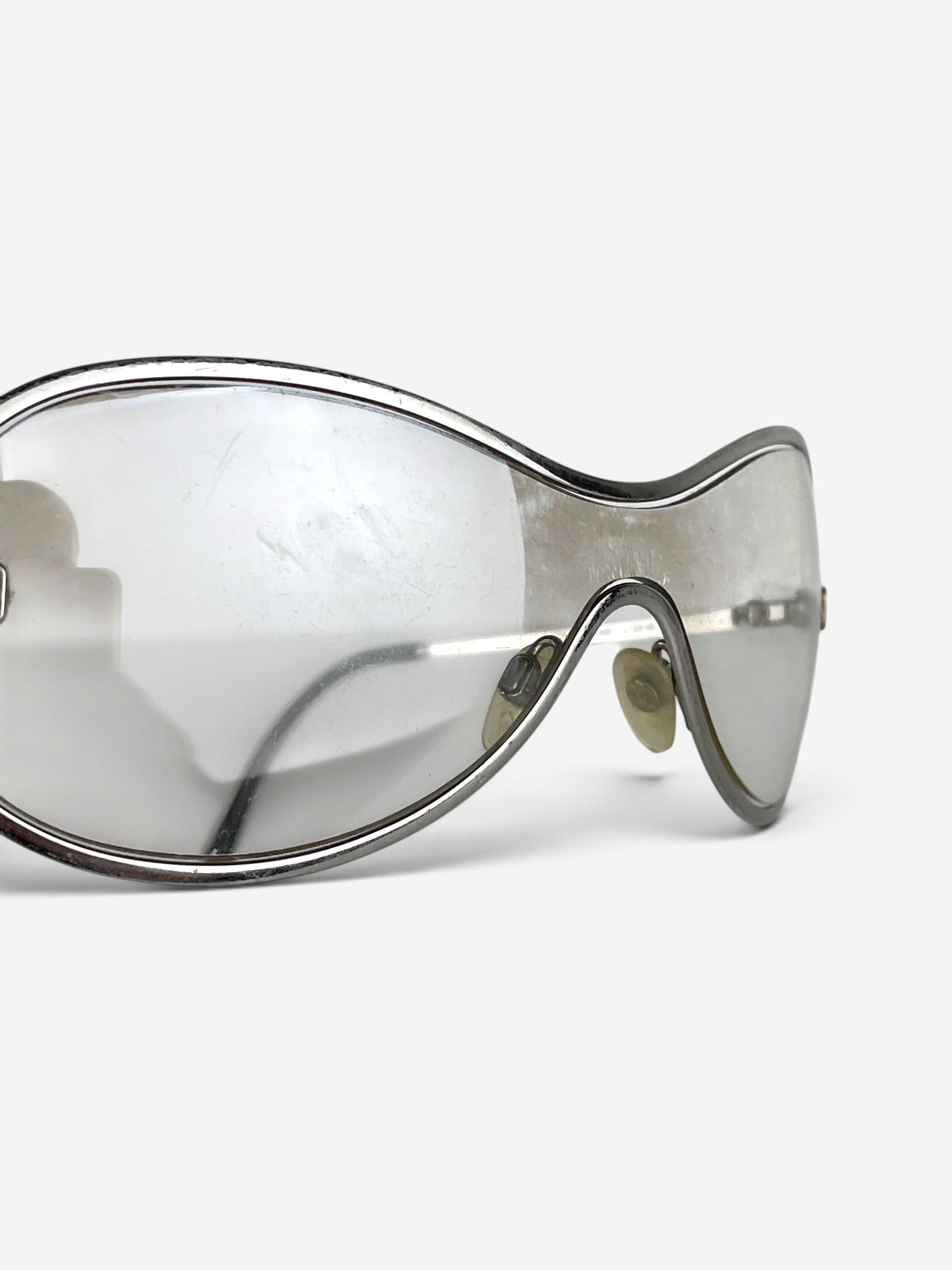 Chanel by Karl Lagerfeld 2000s '4030' Aviator Wrap Mask Shield Sunglasses – contour frame detail