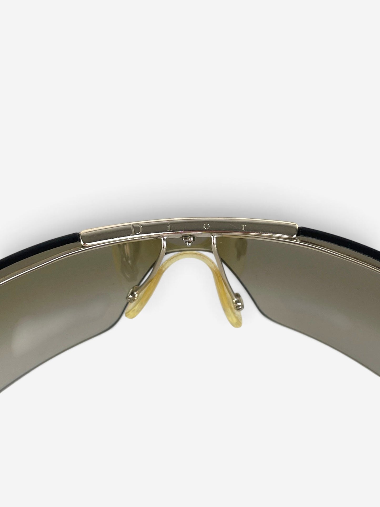 Dior by Galliano 2000s 'Airspeed 1' Wrap Mask Shield Sunglasses – bridge and nose pad detail