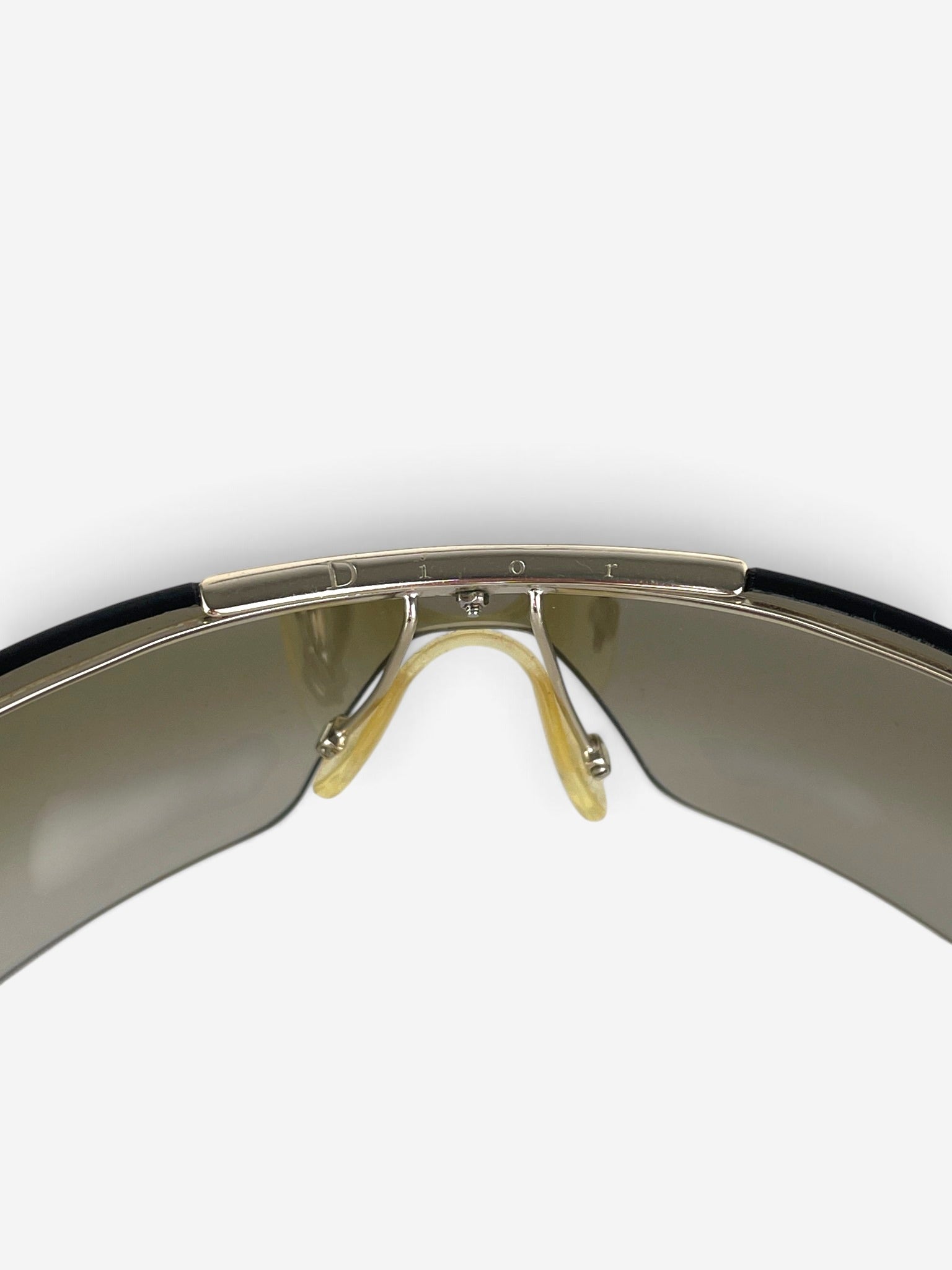 Dior by Galliano 2000s 'Airspeed 1' Wrap Mask Shield Sunglasses – bridge and nose pad detail