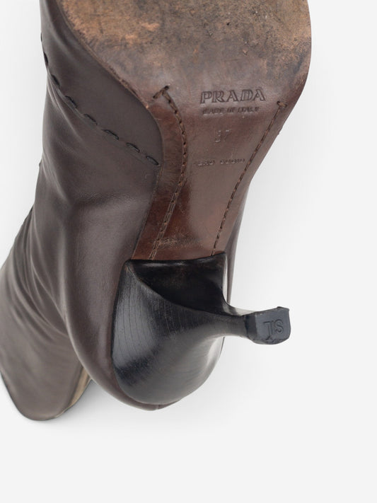 Prada 2000s Knee High Bow Heel Boots – detail view