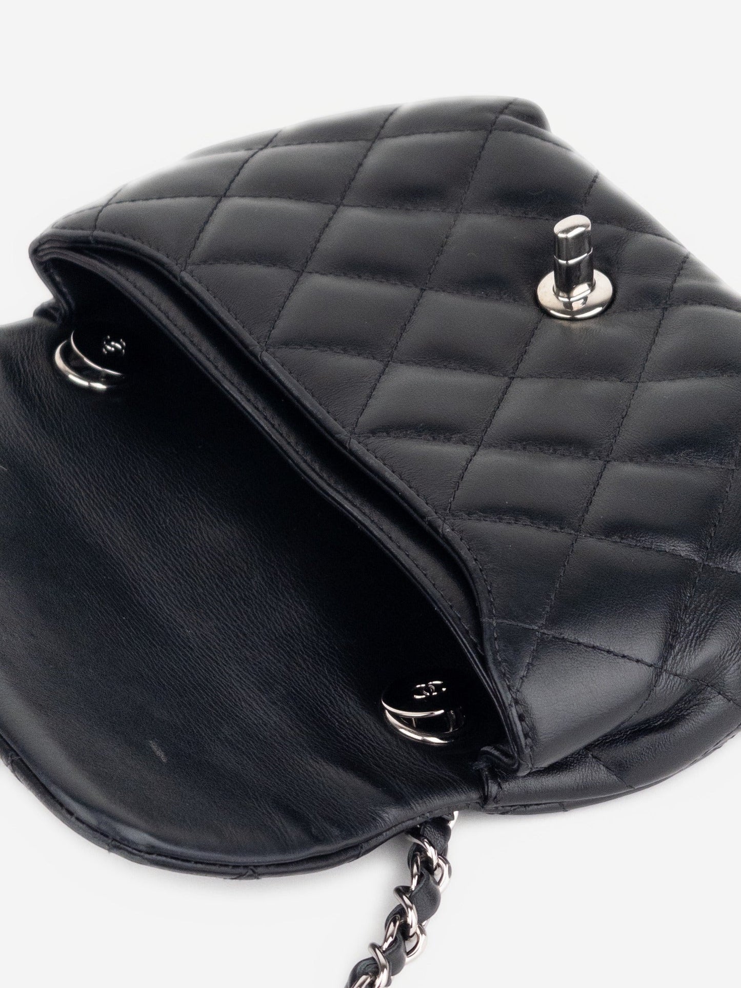 Chanel ‘Uniform’ CC Quilted Flap Waist Belt Bag – photo 13