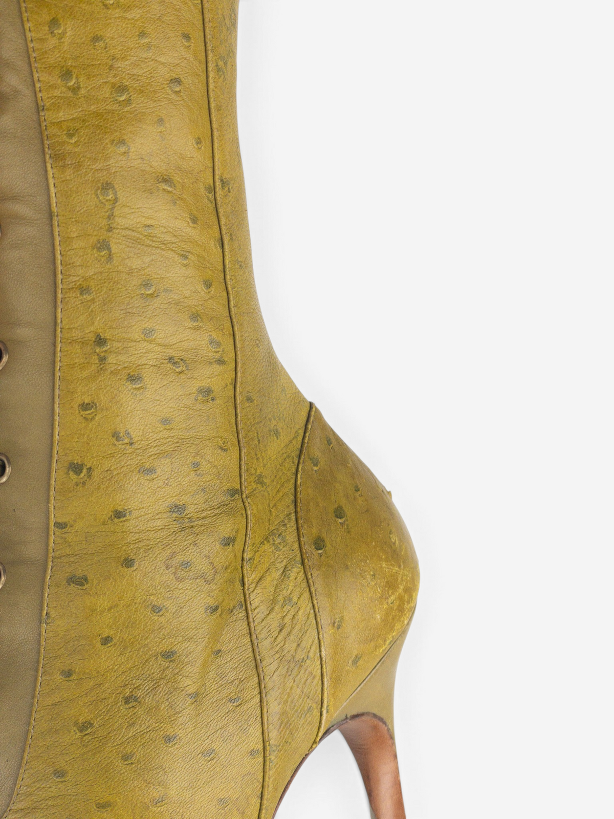Dior by Galliano AW00 Knee High Ostrich Lace-Up Riding Heel Boots – shaft detail