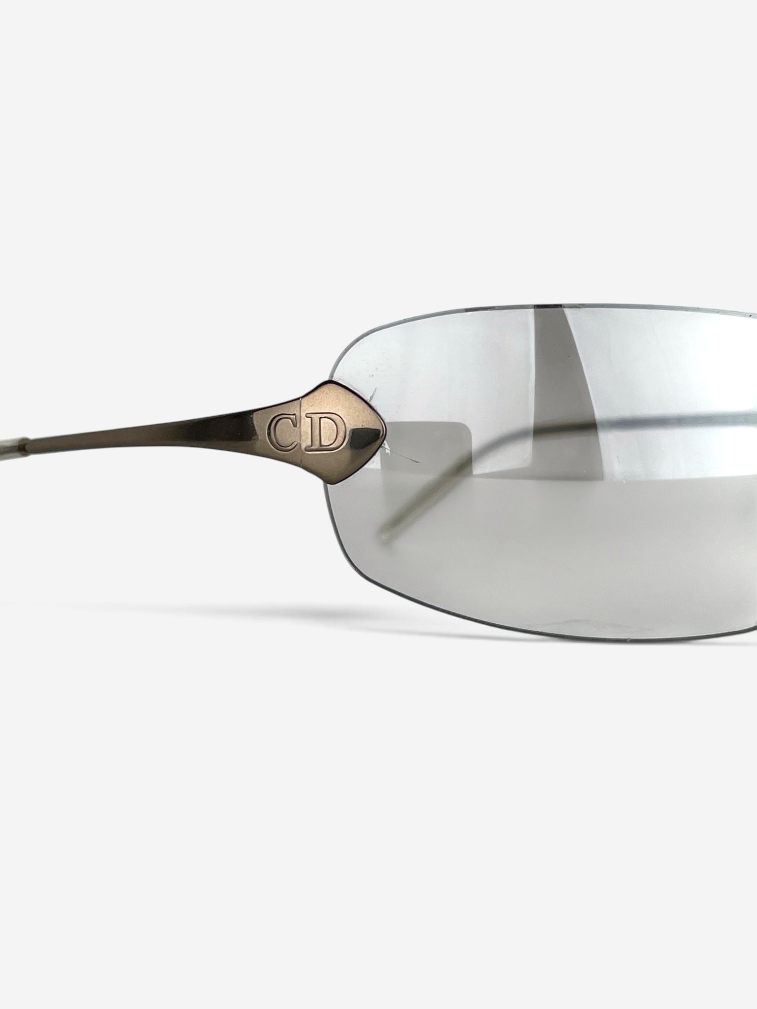 Dior by Galliano SS00 'Piercing' Wrap Mask Shield Sunglasses – CD logo and lens detail