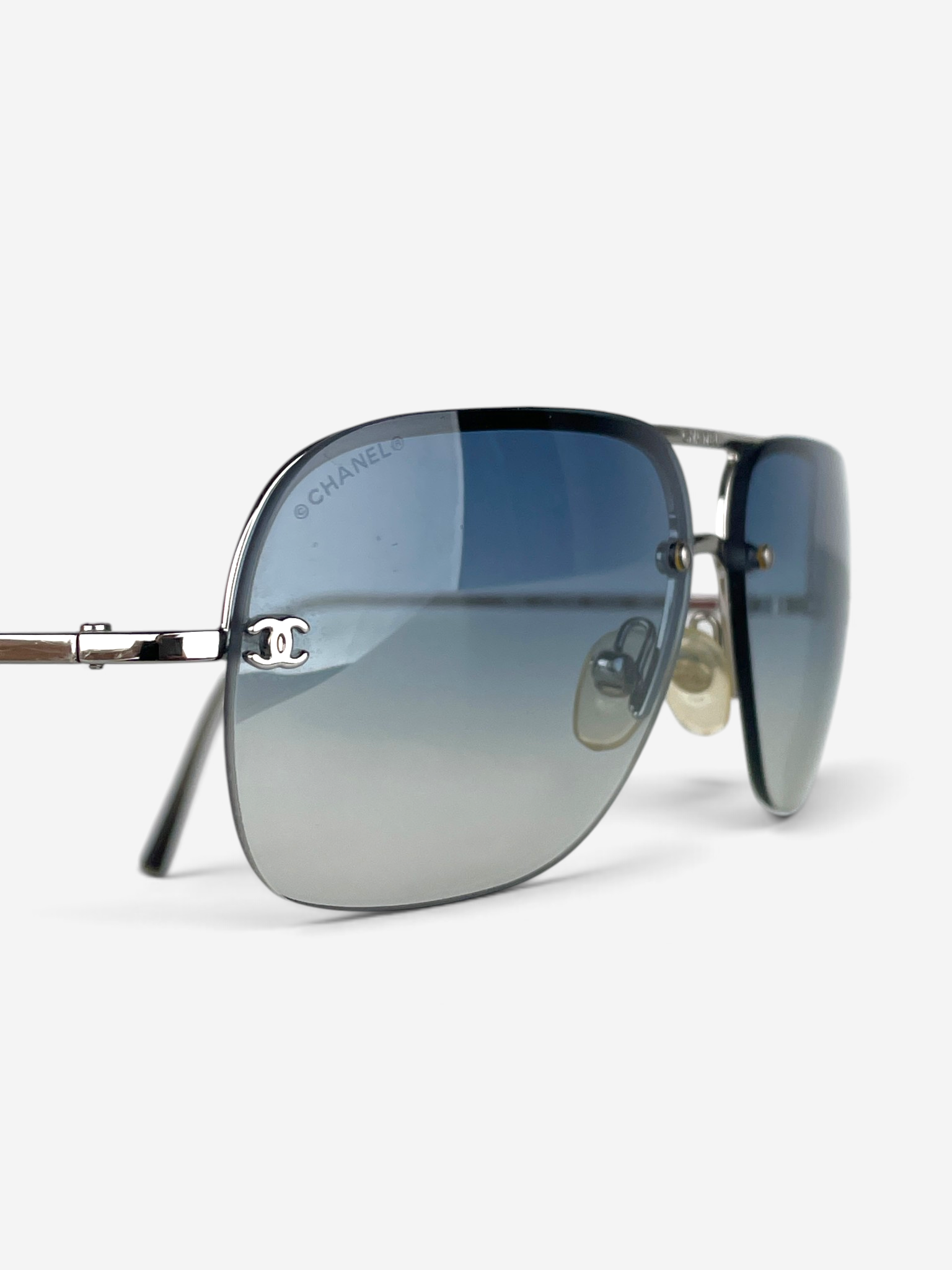 Chanel by Karl Lagerfeld 2000s ‘4012’ Avitor Sunglasses – detail view 3