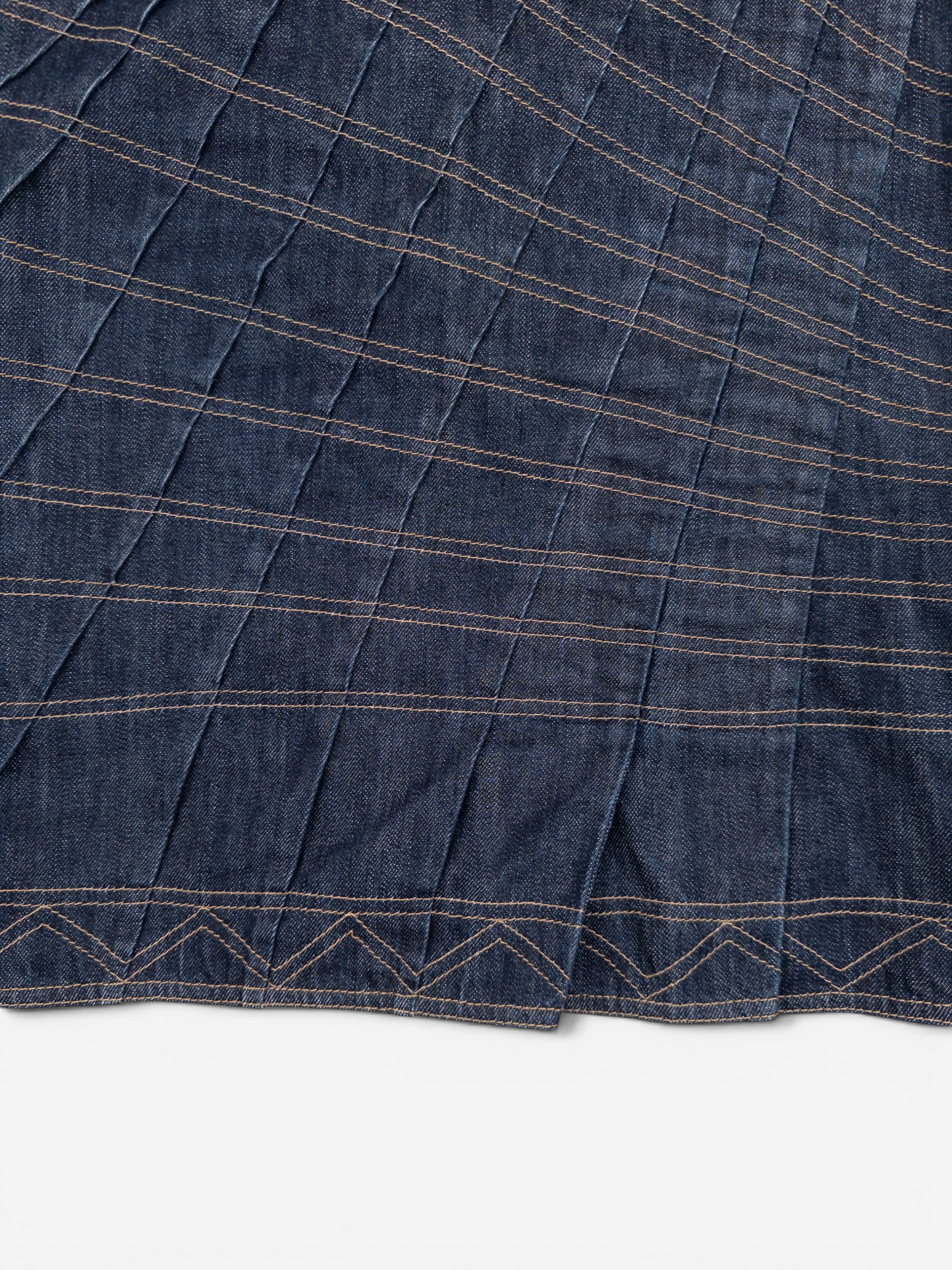 Gucci by Tom Ford SS04 Pleated Denim Midi-Skirt – pleat detail