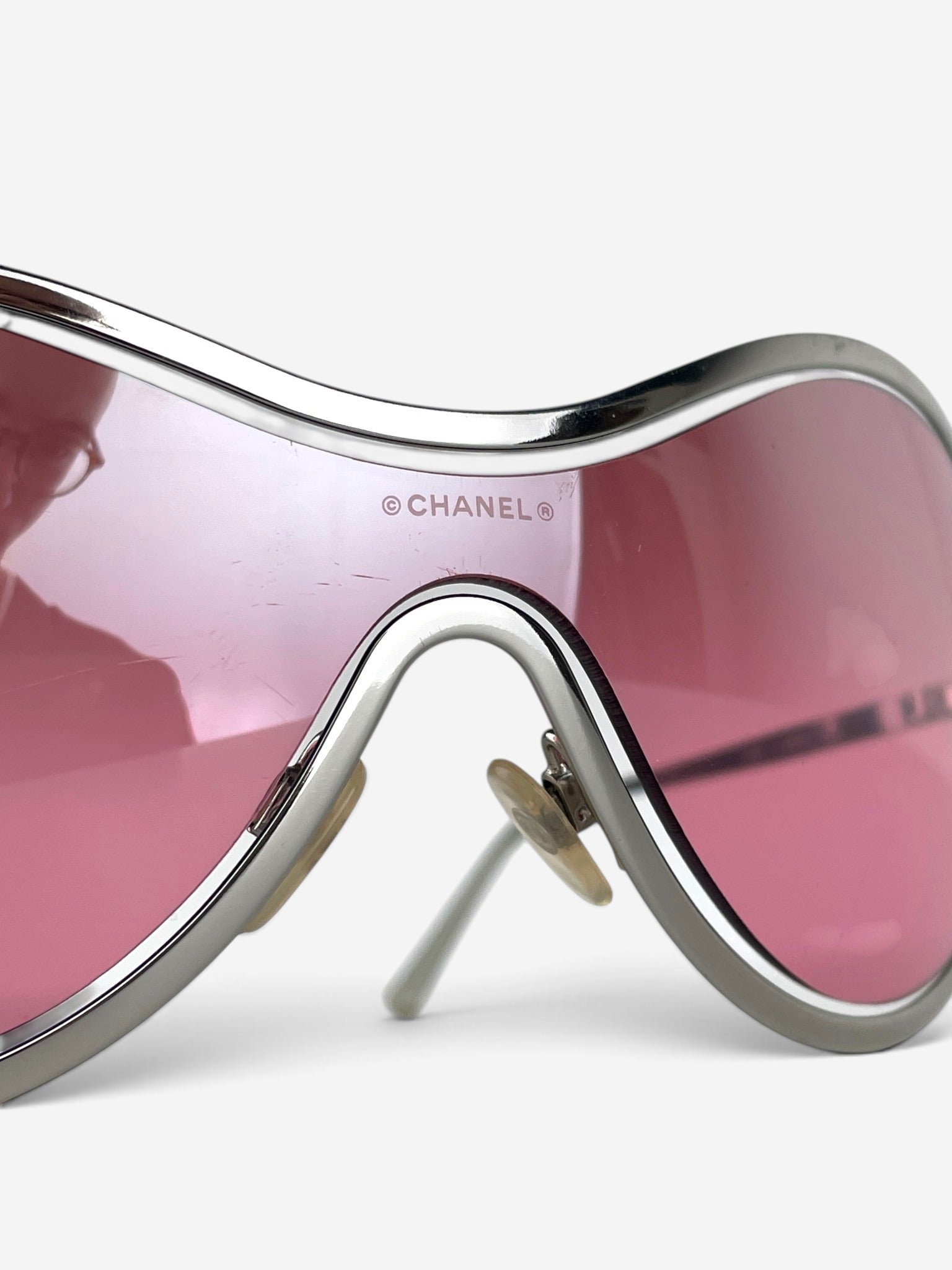 Chanel 2000s '4030' Aviator Wrap Mask Shield Sunglasses – logo on the lens detail