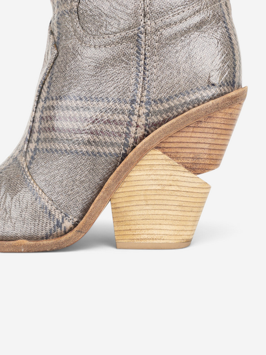 Fendi AW18 Coated Plaid Western Cowboy Boots – wooden heel detail