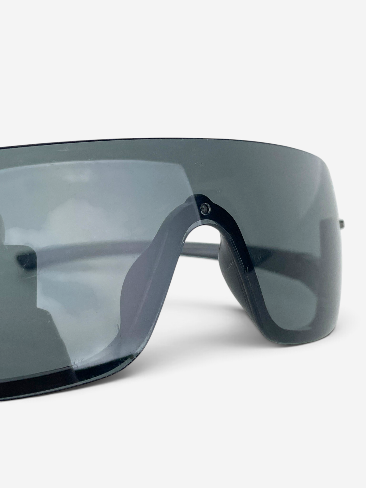 Gucci by Tom Ford 2000s 'GG 1441S' Sports Wrap Mask Shield Sunglasses – detail view 3