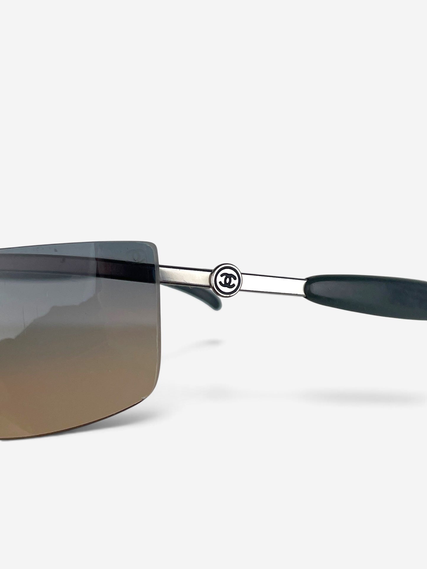 Chanel by Karl Lagerfeld 2010s '4008' Rimless Sports Sunglasses – CC medallion hinge detail