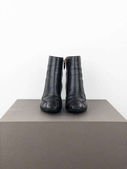 Gucci by Tom Ford 2000s Square Toe Kitten Heel Ankle Boots