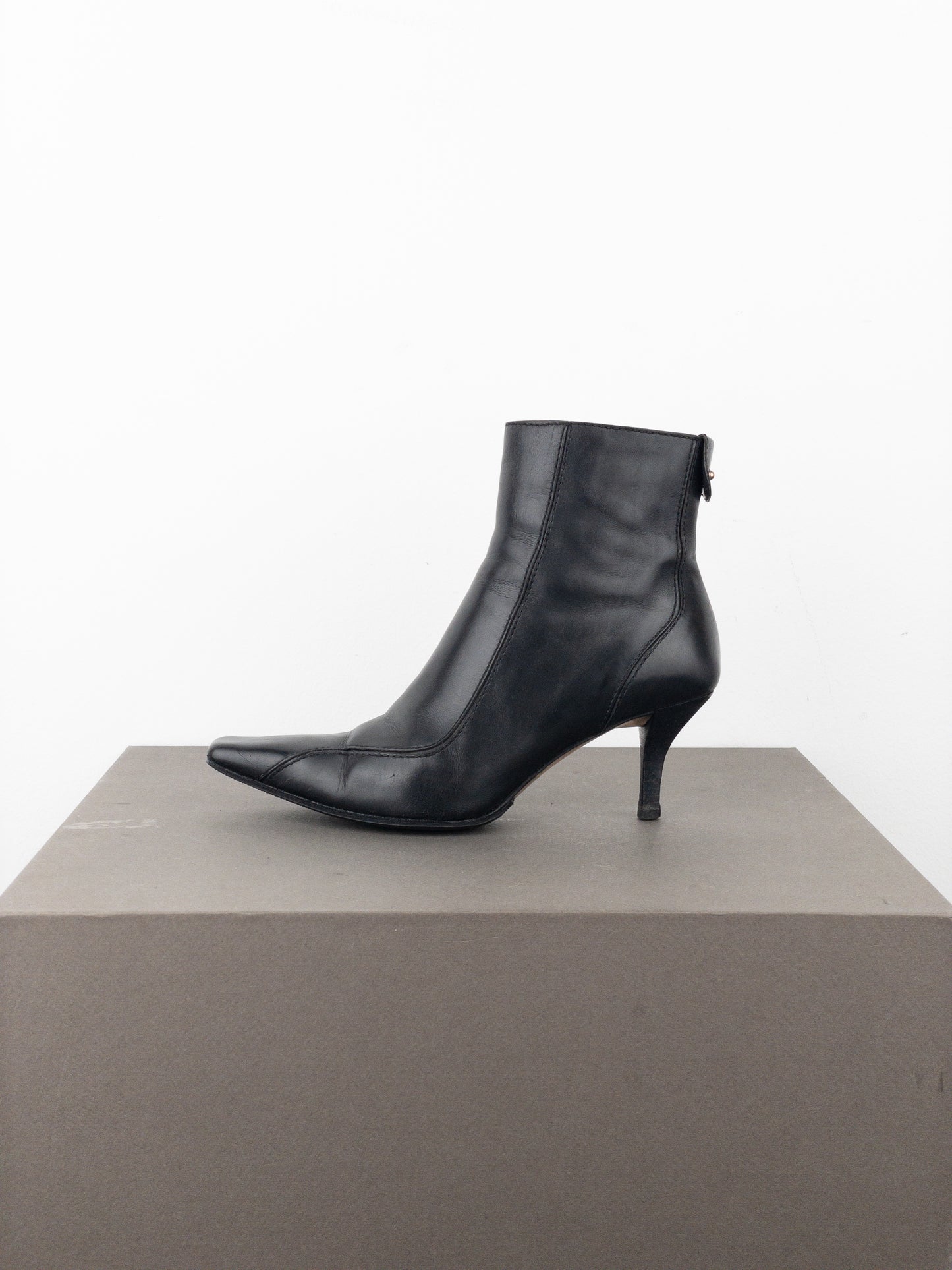 Gucci by Tom Ford 2000s Square Toe Kitten Heel Ankle Boots