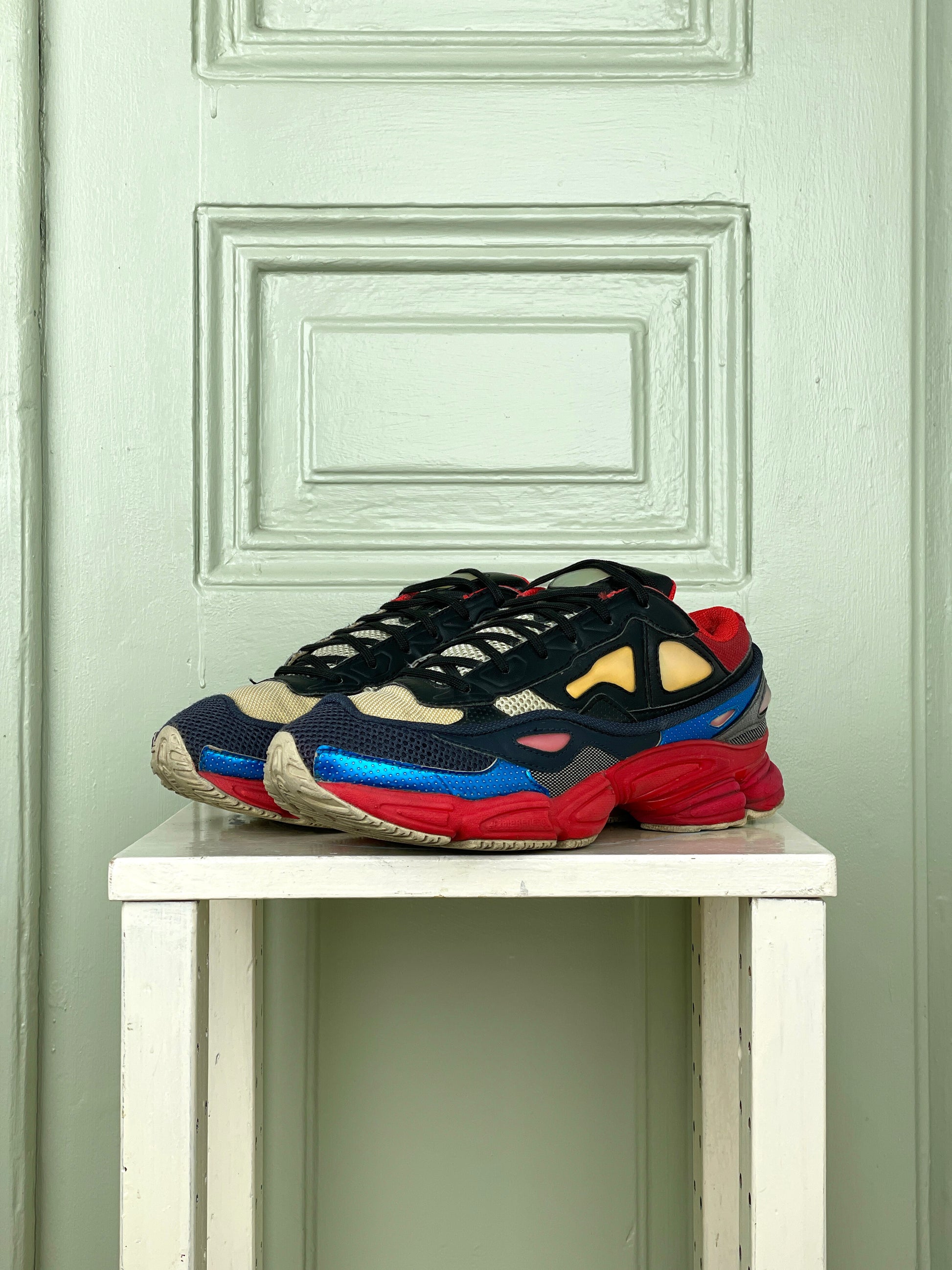 Raf Simons x Adidas SS14 Ozweego 2 `Power Red Sneakers opening act. Raf Simons x Adidas SS14 Ozweego 2 `Power Red Sneakers opening act.
