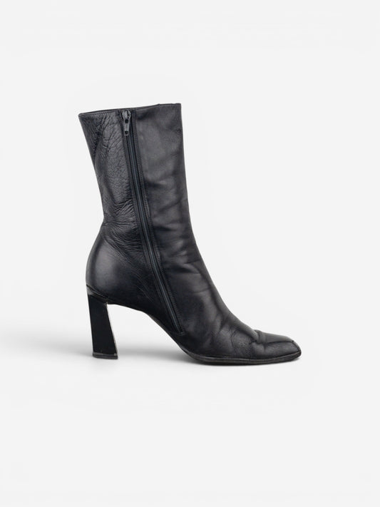 Prada AW99 Square-Toe Sculptural Ankle Heel Boots – photo 4