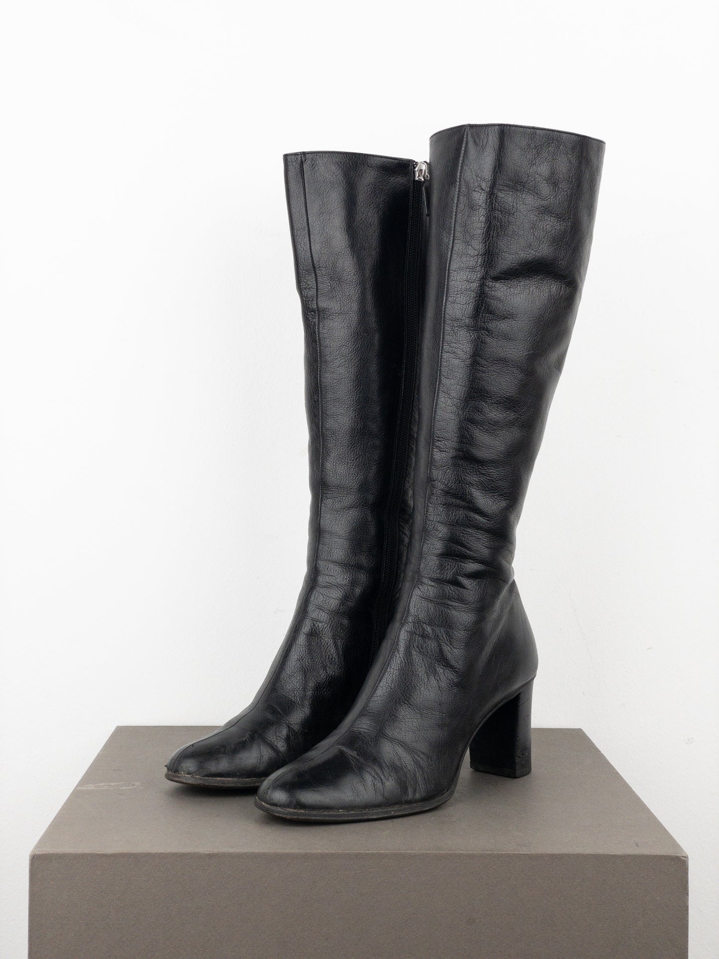 Gucci by Tom Ford AW99 Logo Cutout Riding Heel Boots