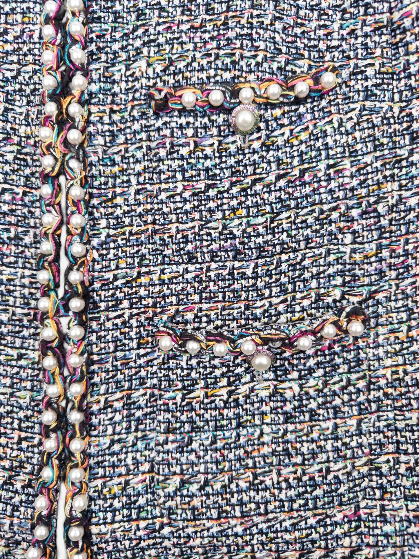 Chanel by Karl Lagerfeld SS17 Pearl Trim Tweed Vest – pearl trim detail