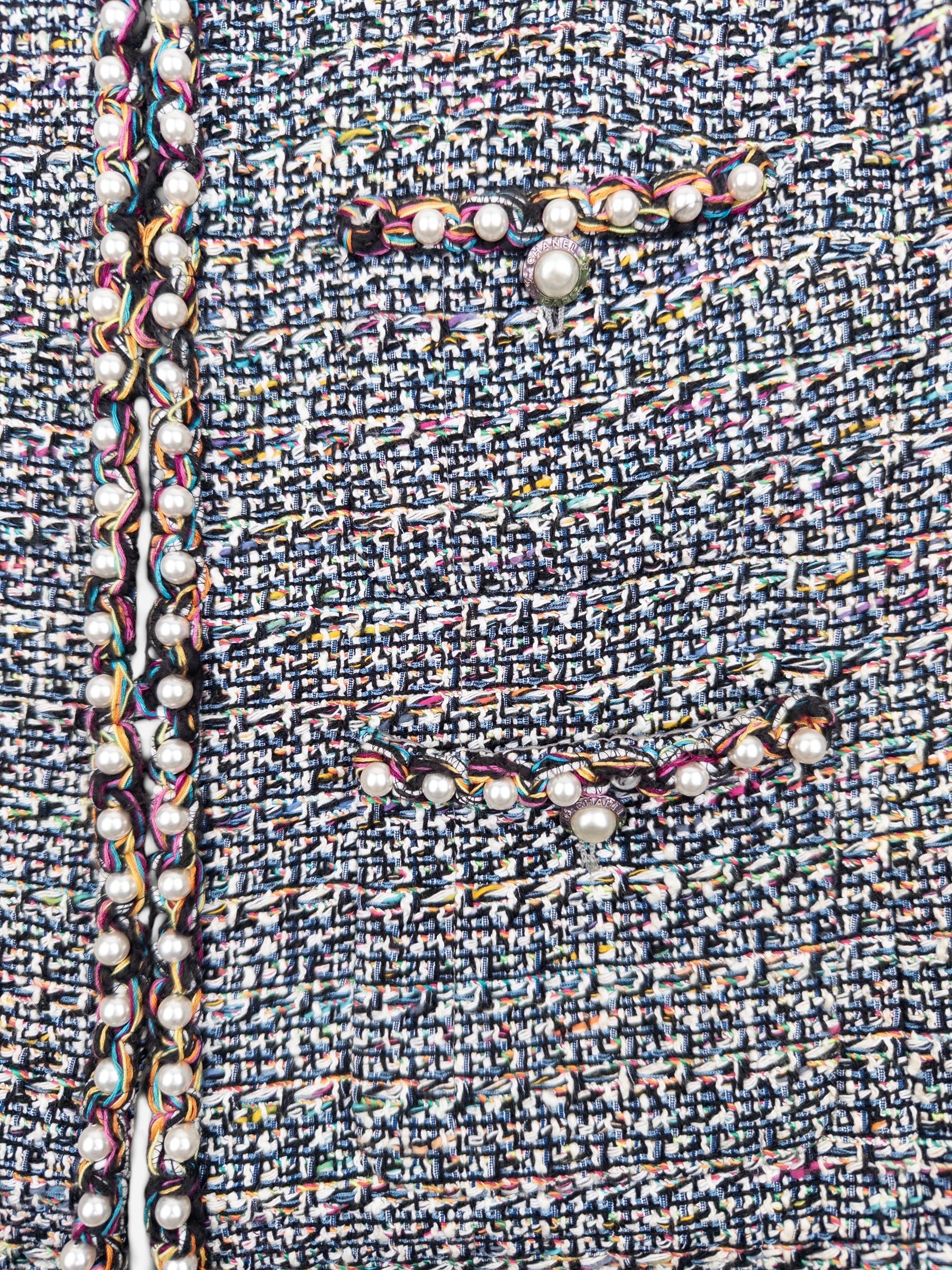 Chanel by Karl Lagerfeld SS17 Pearl Trim Tweed Vest – pearl trim detail