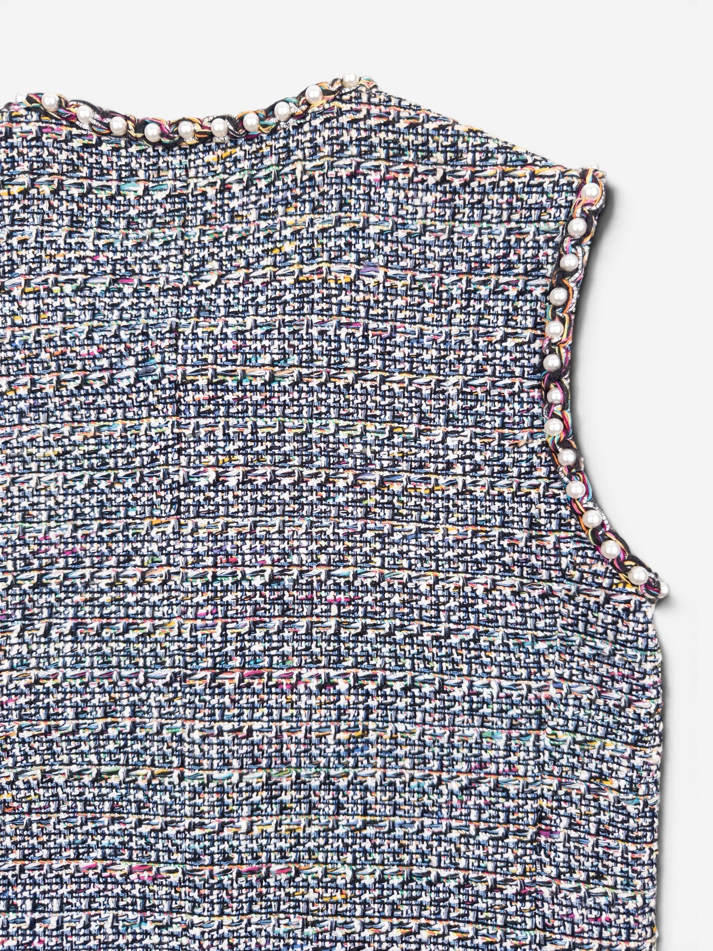 Chanel by Karl Lagerfeld SS17 Pearl Trim Tweed Vest – shoulder detail