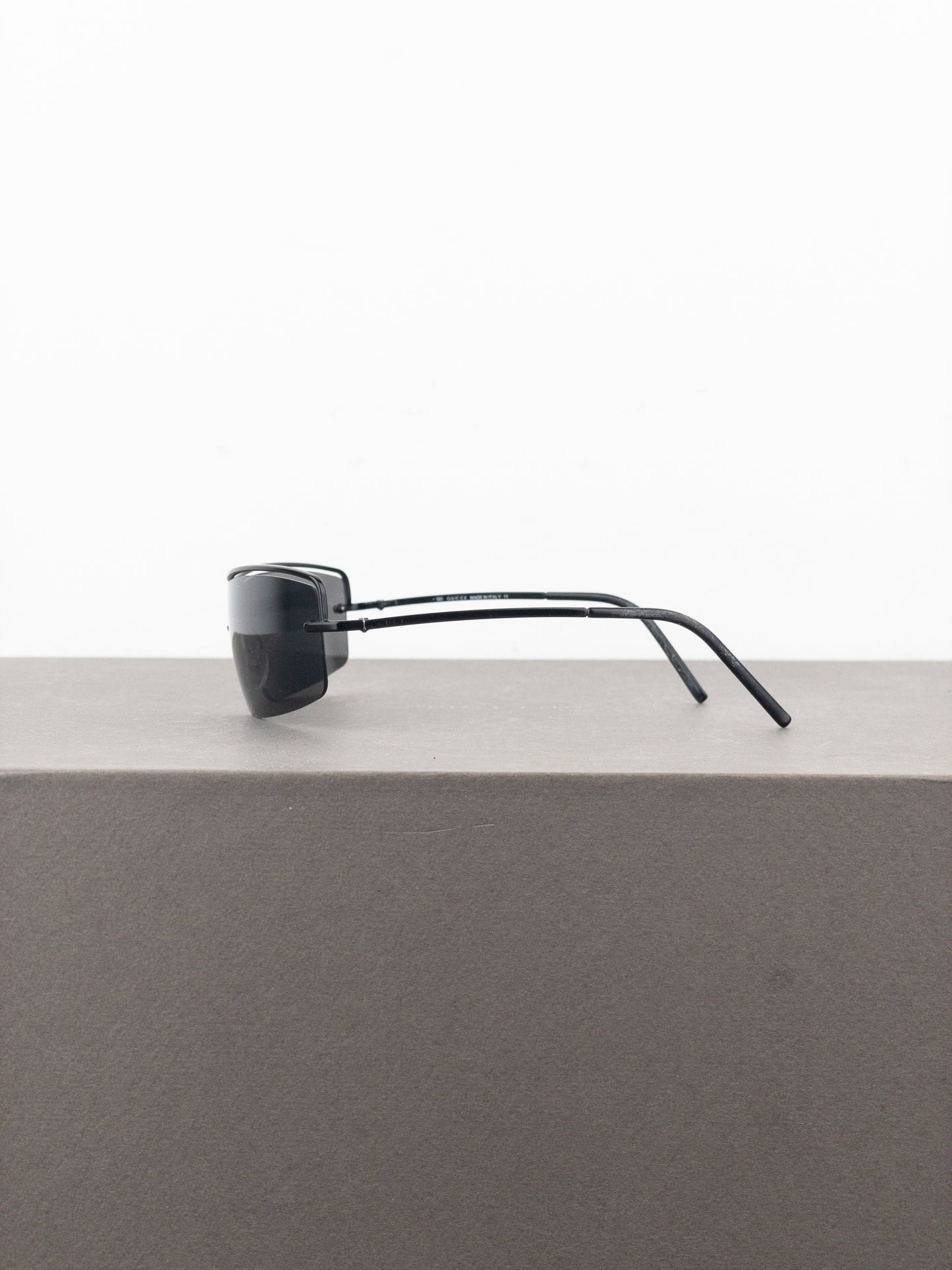 Gucci by Tom Ford 2000s GG2683/S Wrap Mask Shield Sunglasses