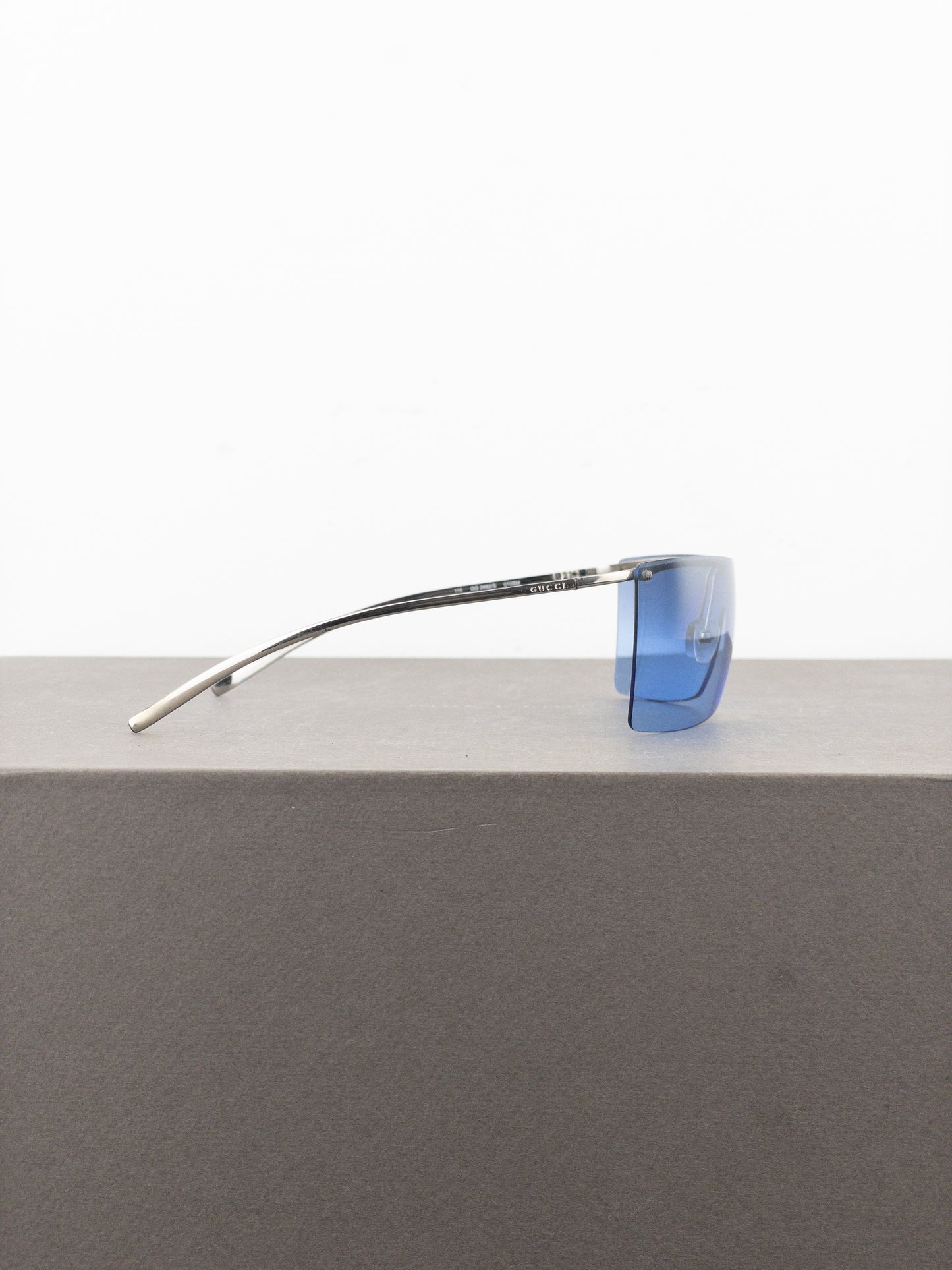 Gucci by Tom Ford 2000s ‘GG2681S‘ Wrap Mask Shield Sunglasses