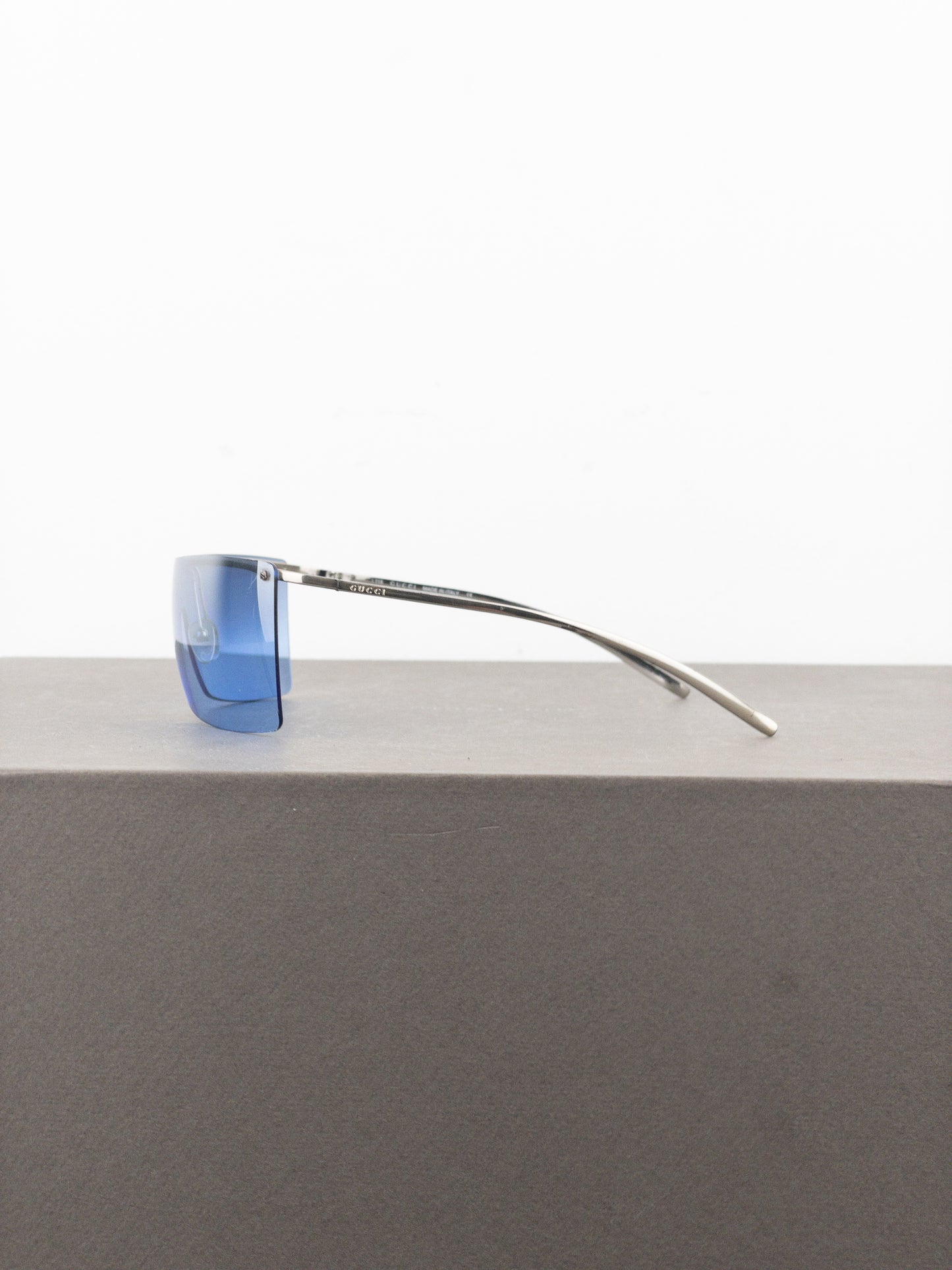 Gucci by Tom Ford 2000s ‘GG2681S‘ Wrap Mask Shield Sunglasses