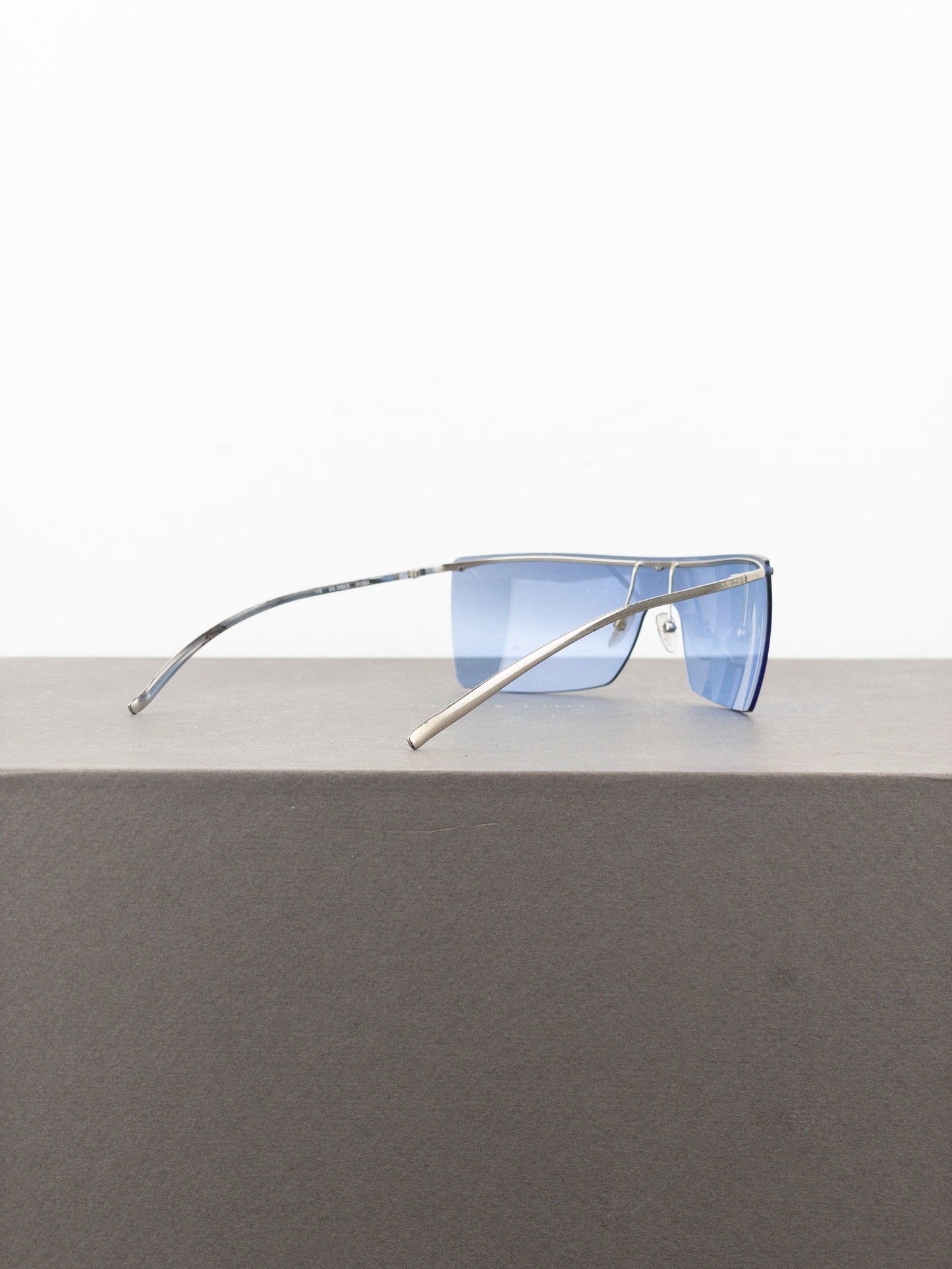 Gucci by Tom Ford 2000s ‘GG2681S‘ Wrap Mask Shield Sunglasses