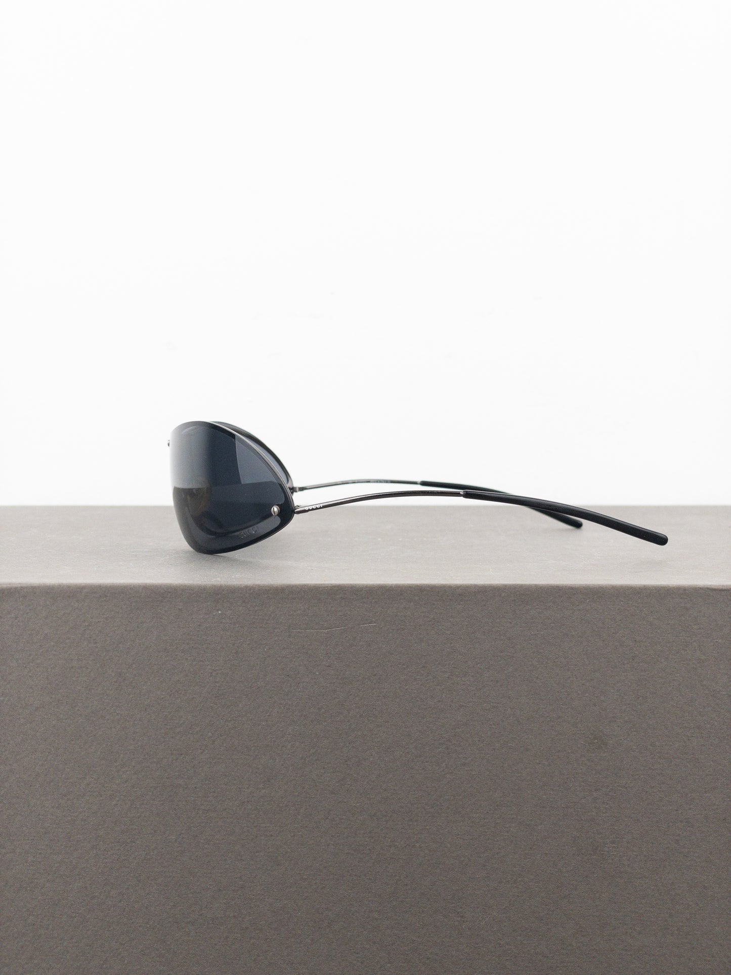Gucci by Tom Ford SS01 GG1658 Wrap Shield Sunglasses