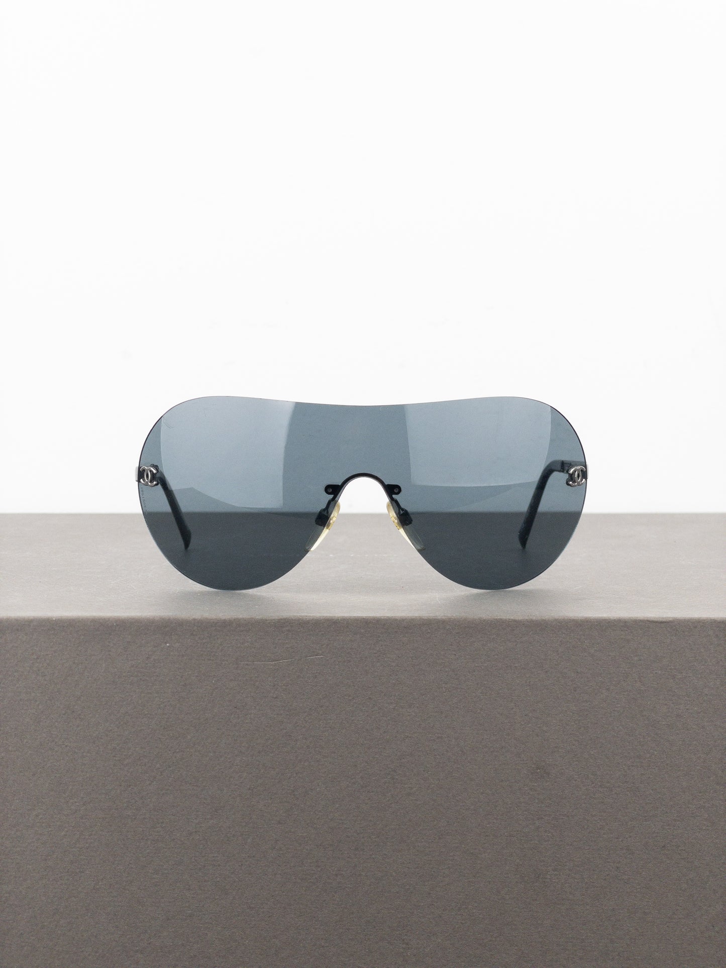 Chanel 2000s ‘108/87’ CC Rimless Aviator Wrap Mask Shield Sunglasses