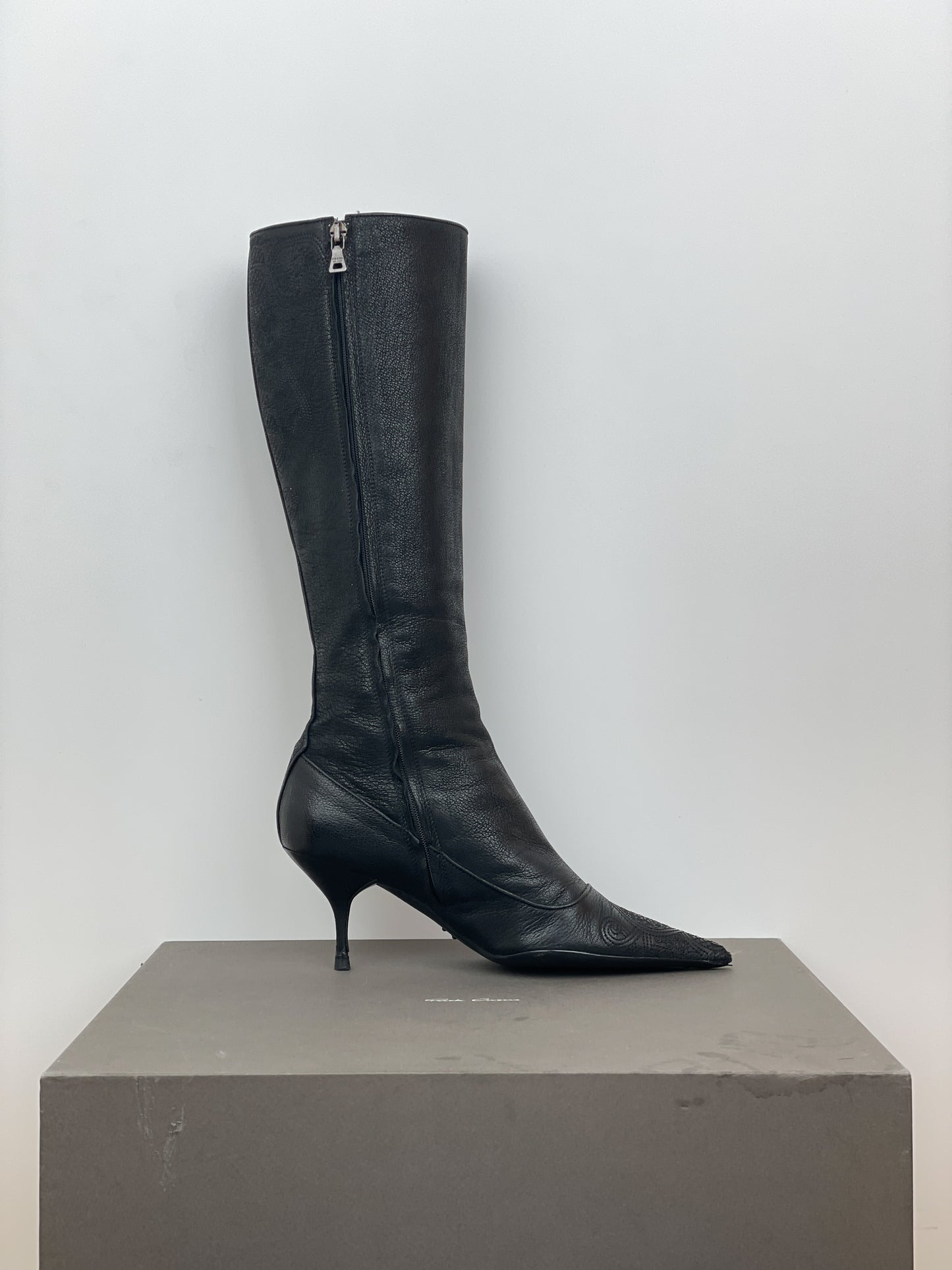 Prada AW06 Knee-High Embroidered Leather Kitten-Heel Boots