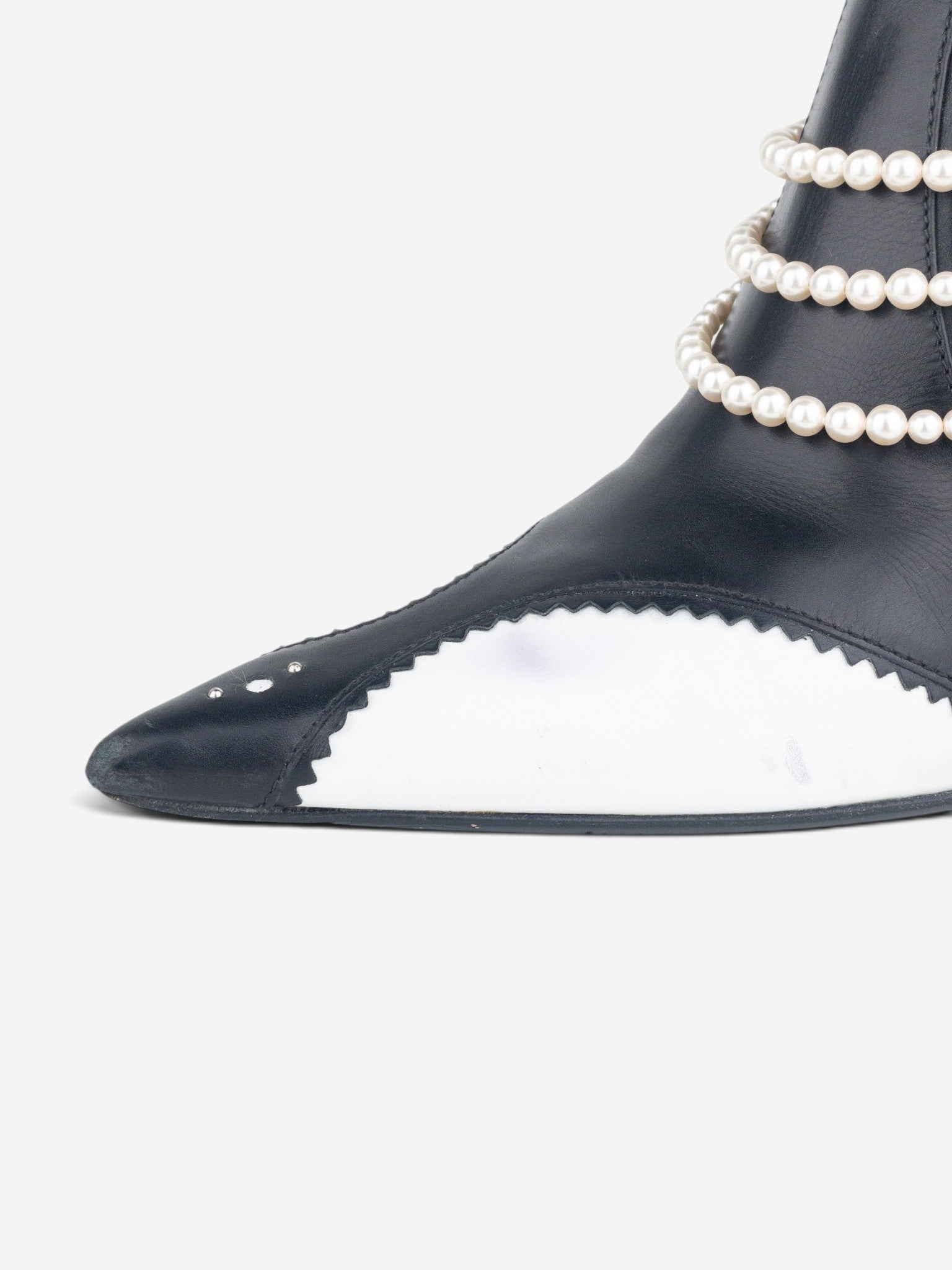 Dior by Galliano SS04 ‘D´Trick’ Pearl Band Chelsea Ankle Heel Boots – detail view