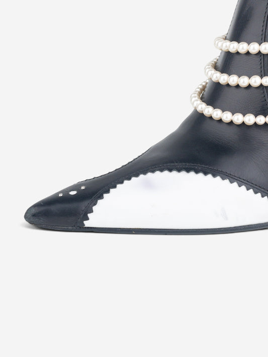 Dior by Galliano SS04 ‘D´Trick’ Pearl Band Chelsea Ankle Heel Boots – detail view