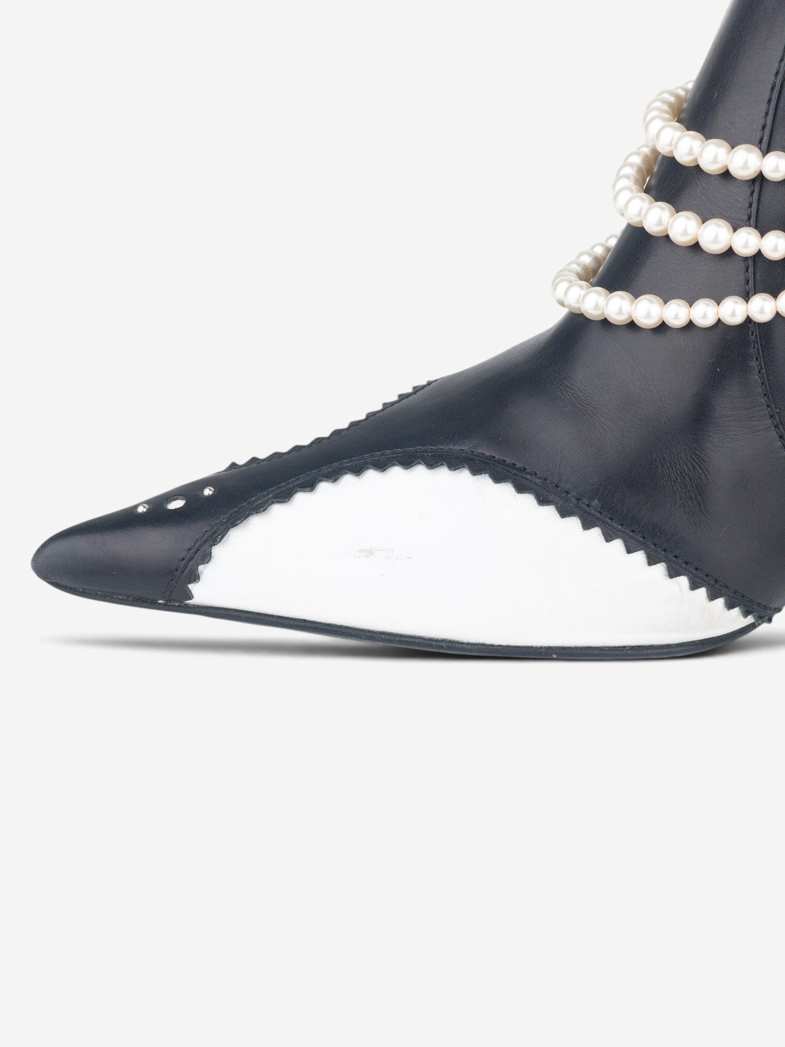 Dior by Galliano SS04 ‘D´Trick’ Pearl Band Chelsea Ankle Heel Boots – detail view