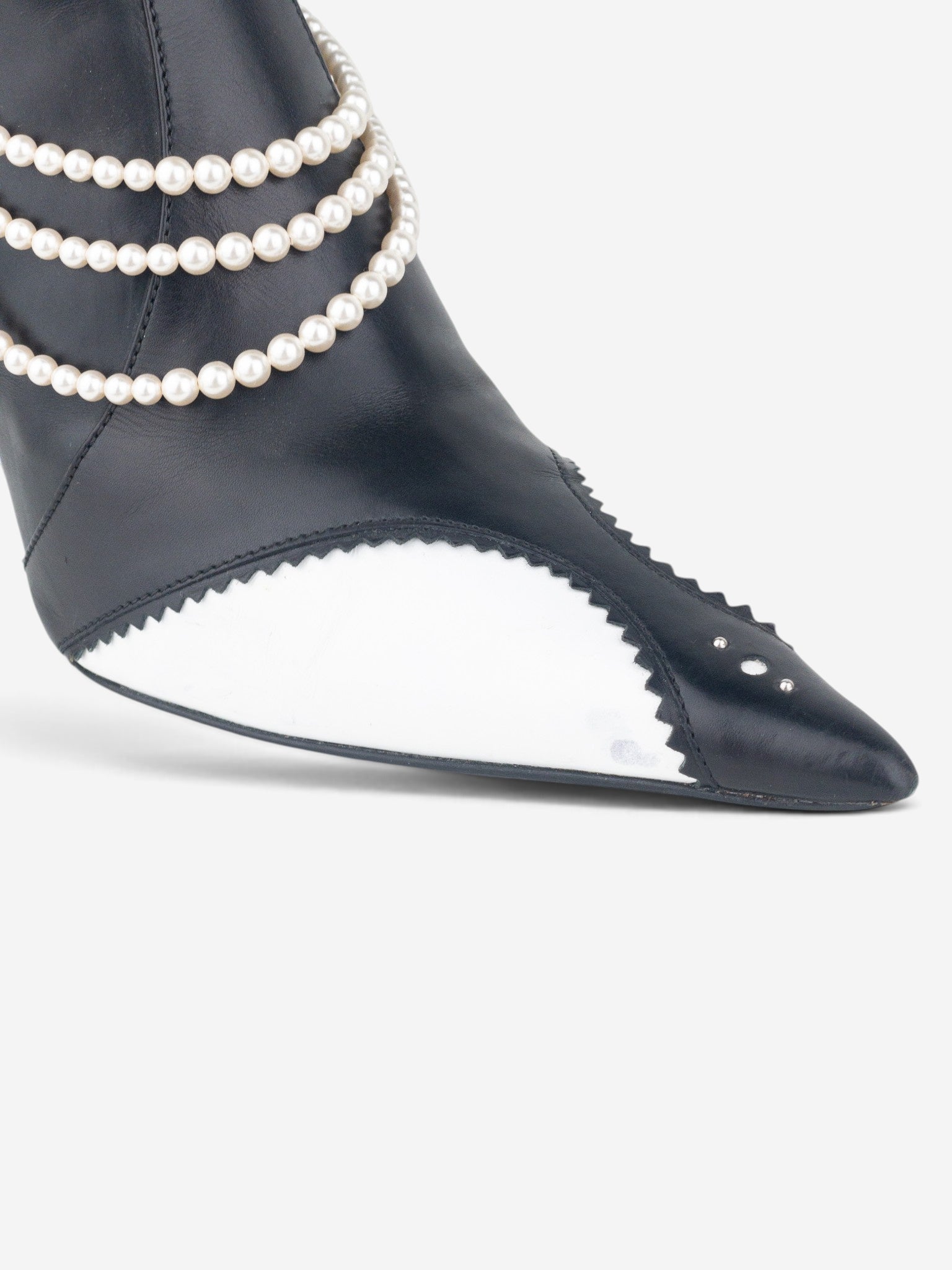 Dior by Galliano SS04 ‘D´Trick’ Pearl Band Chelsea Ankle Heel Boots – detail view