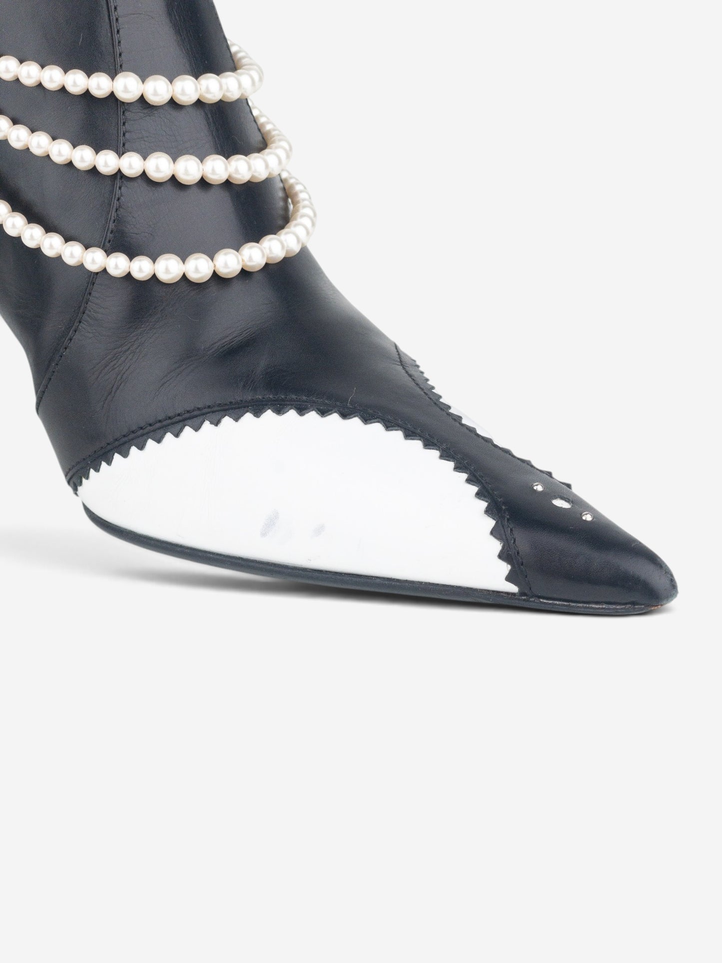 Dior by Galliano SS04 ‘D´Trick’ Pearl Band Chelsea Ankle Heel Boots – detail view