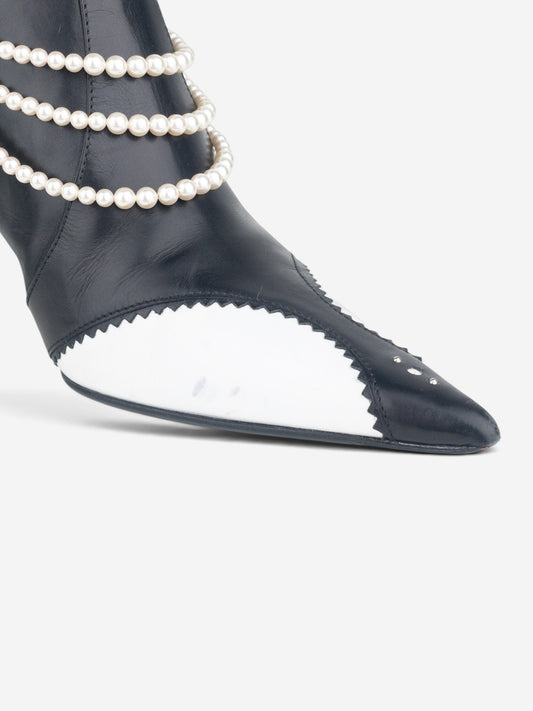 Dior by Galliano SS04 ‘D´Trick’ Pearl Band Chelsea Ankle Heel Boots – detail view