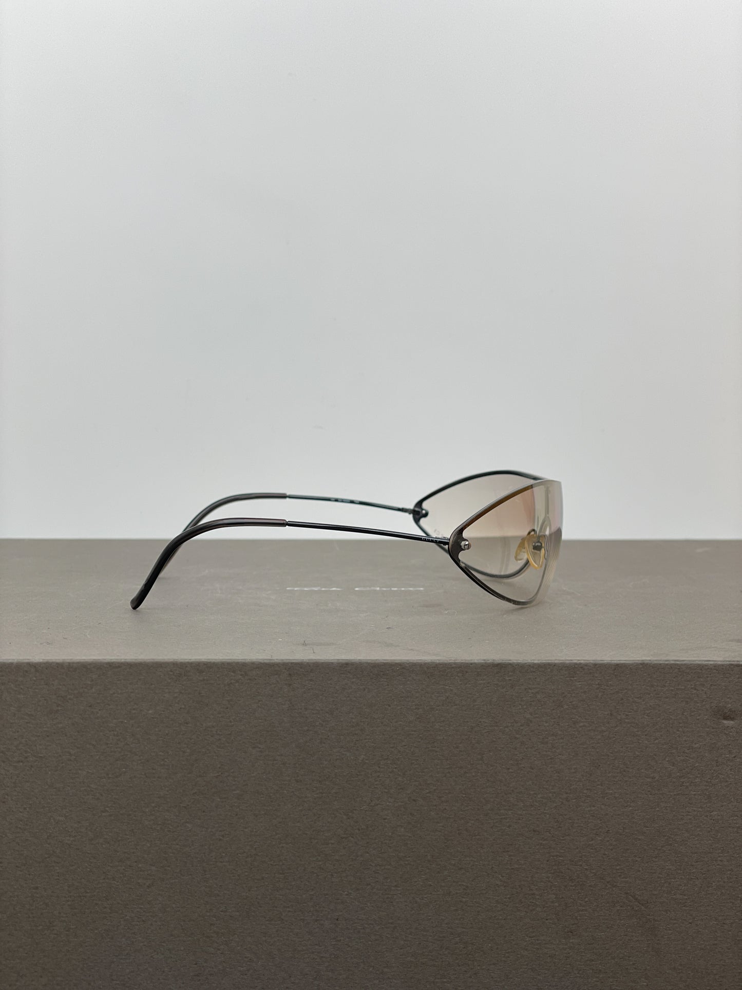 Gucci by Tom Ford SS01 GG1659 Wrap Shield Sunglasses