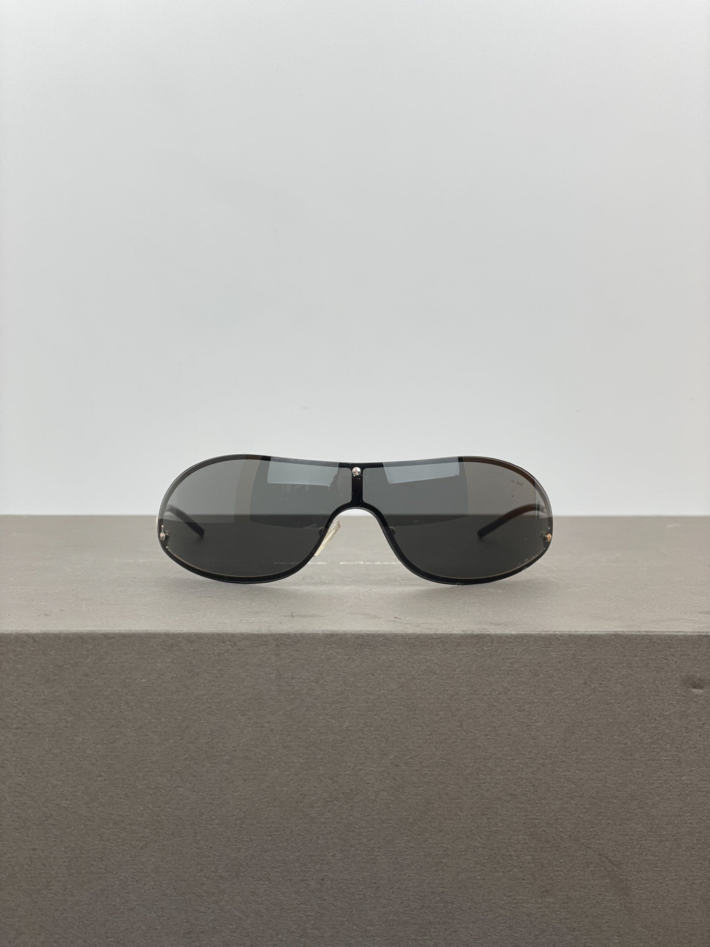 Gucci by Tom Ford SS01 GG1659 Wrap Shield Sunglasses