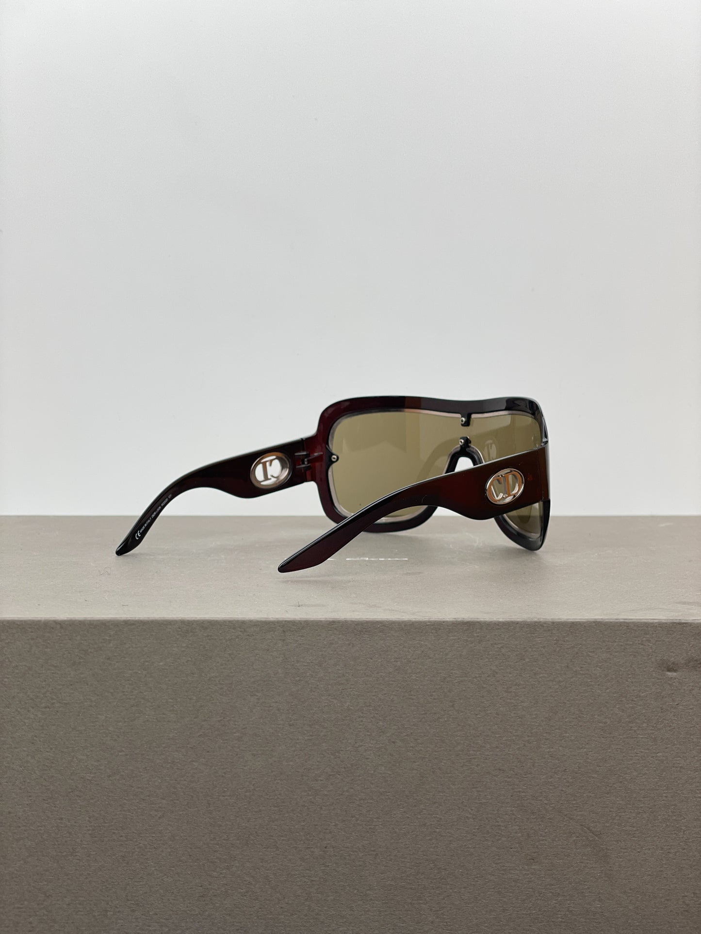 Dior 1990s Look Wrap Mask Shield Sunglasses (black)