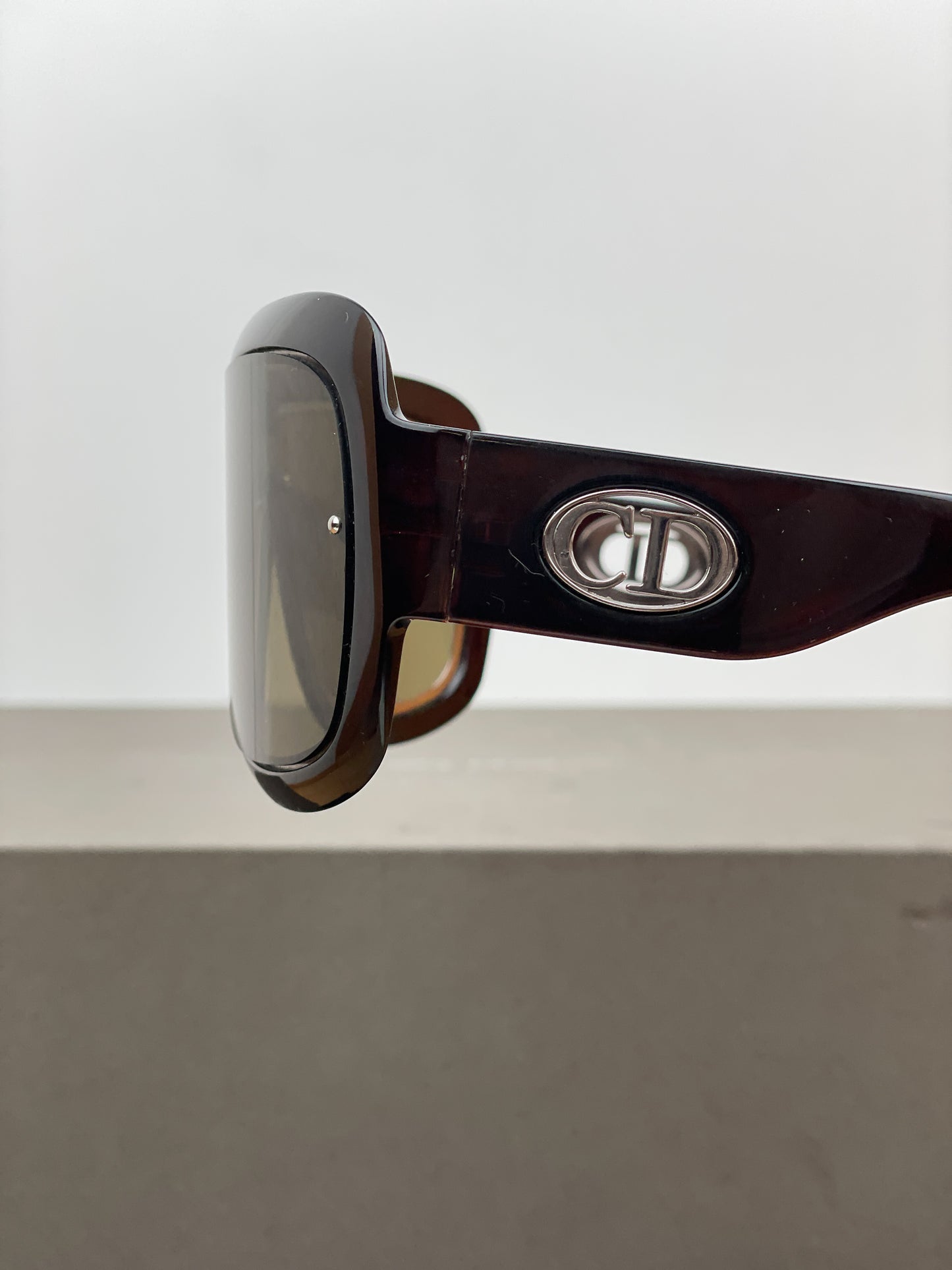 Dior 1990s Look Wrap Mask Shield Sunglasses (black)