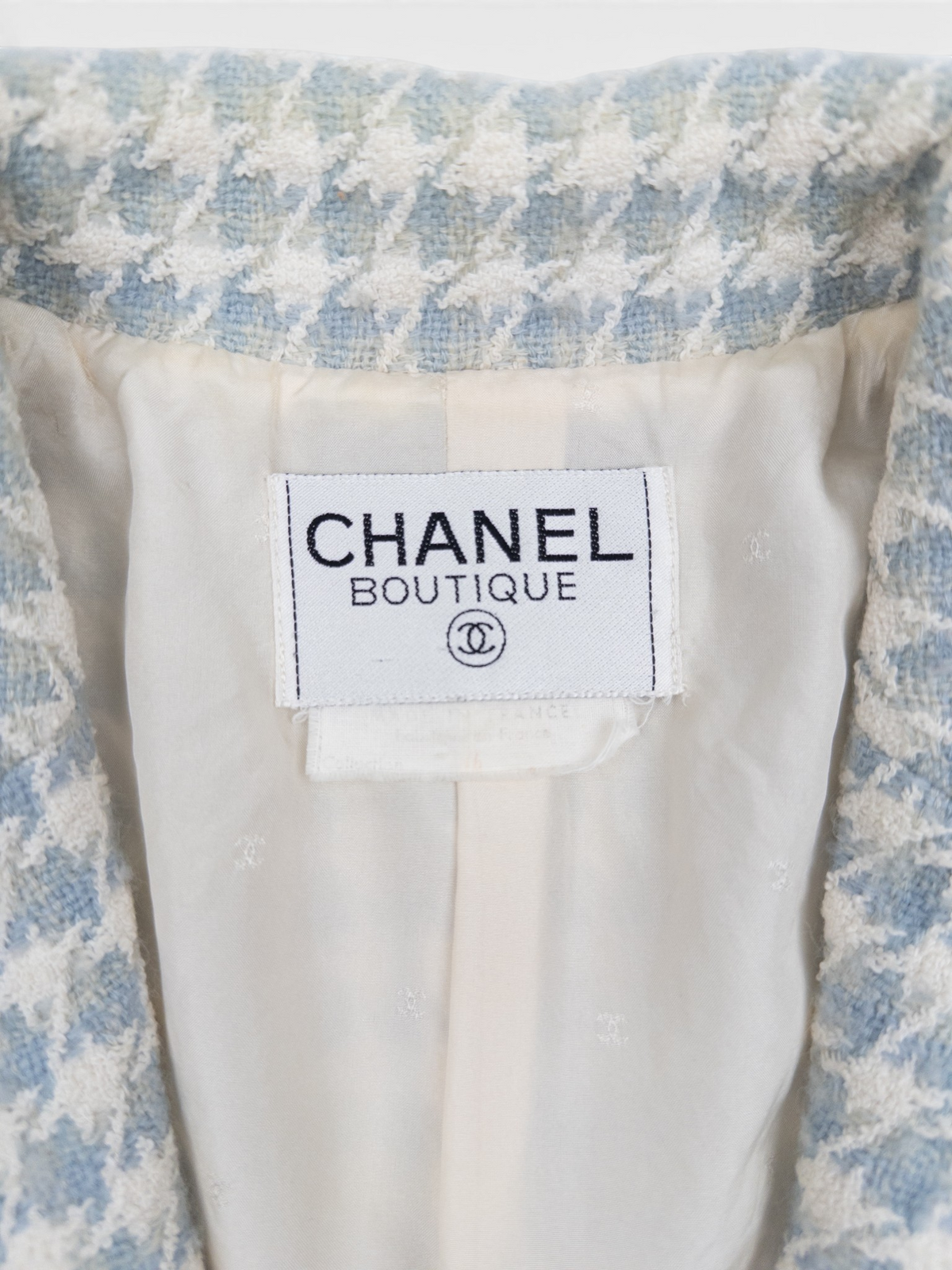 Chanel by Karl Lagerfeld AW87 Cropped Houndstooth Tweed Blazer Jacket – brand label