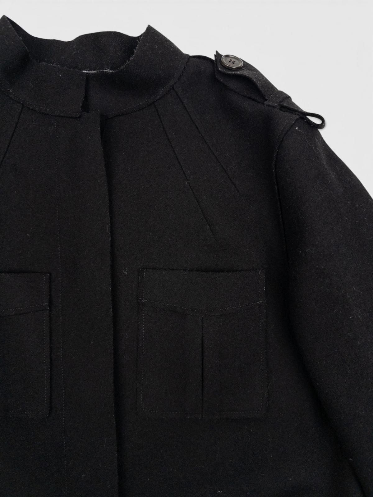 Kris van Assche 2010s Military Overshirt – shoulder detail