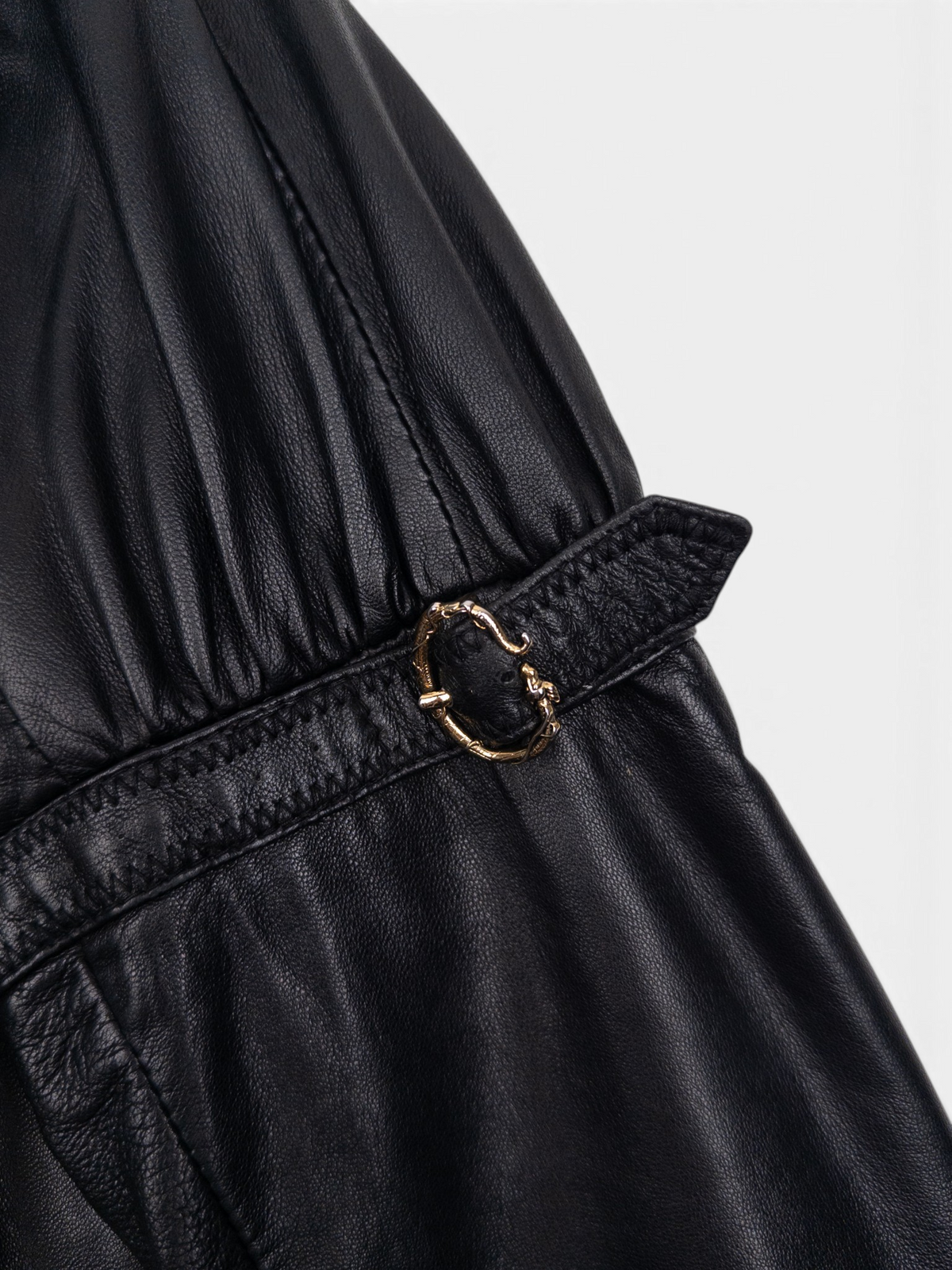 Roberto Cavalli 2000s Fur Trim Stitched Leather Jacket – shoulder tab detail
