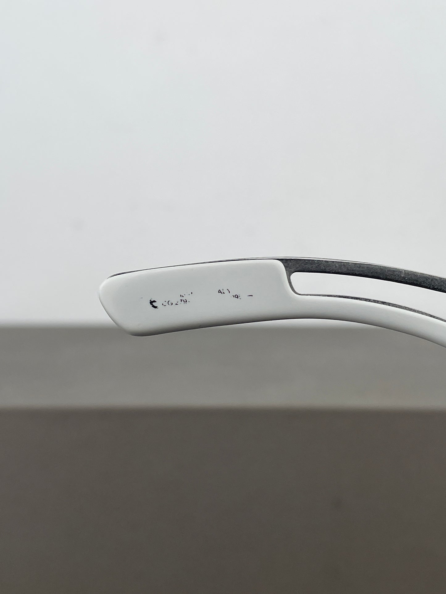 Gucci by Tom Ford 2000s GG2800S Logo Wrap Mask Shield Sunglasses